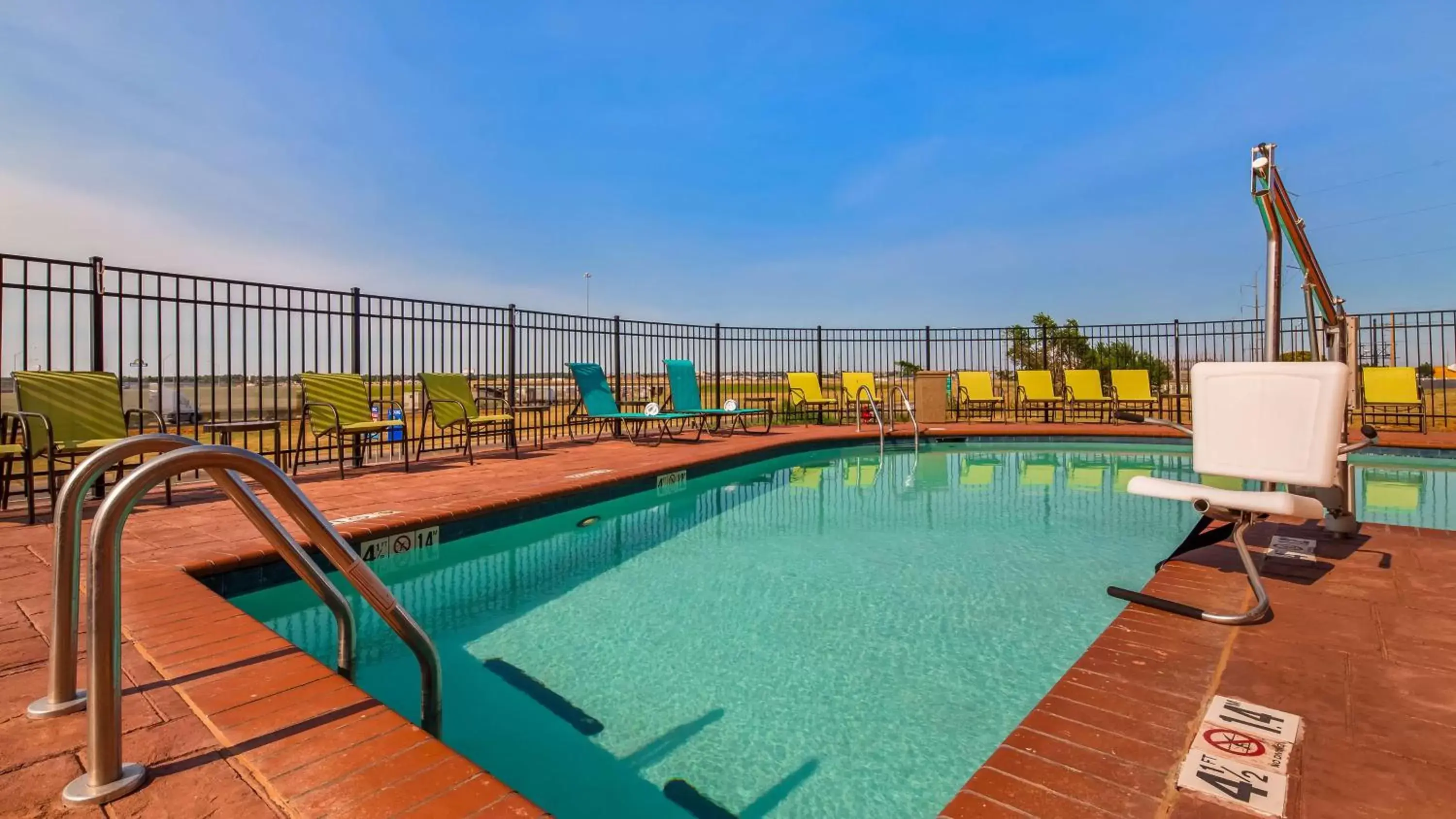 On site, Swimming Pool in Best Western Plus/Executive Residency Elk City