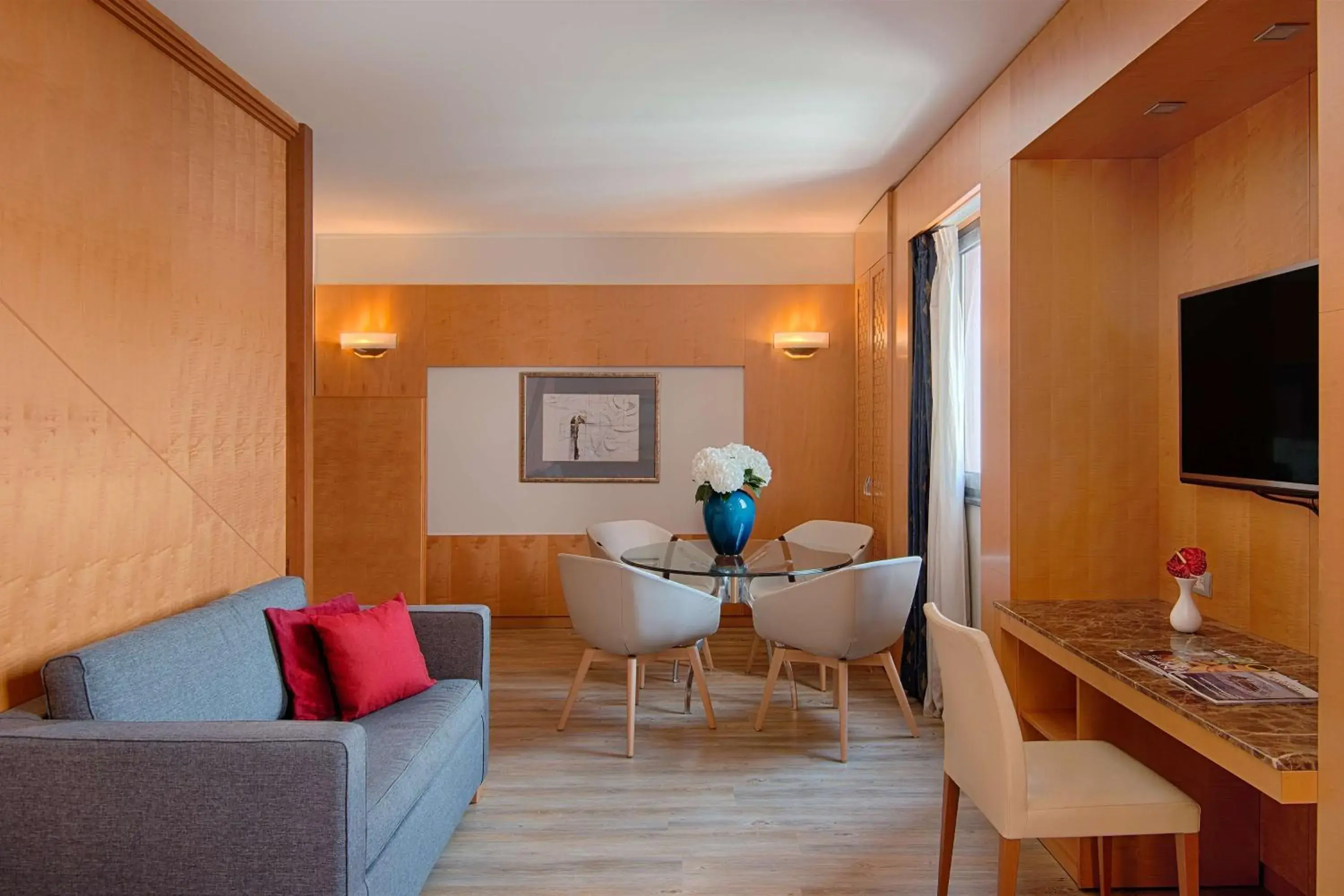 Suite with View in NH Collection Genova Marina Suite with View in NH Collection Genova Marina