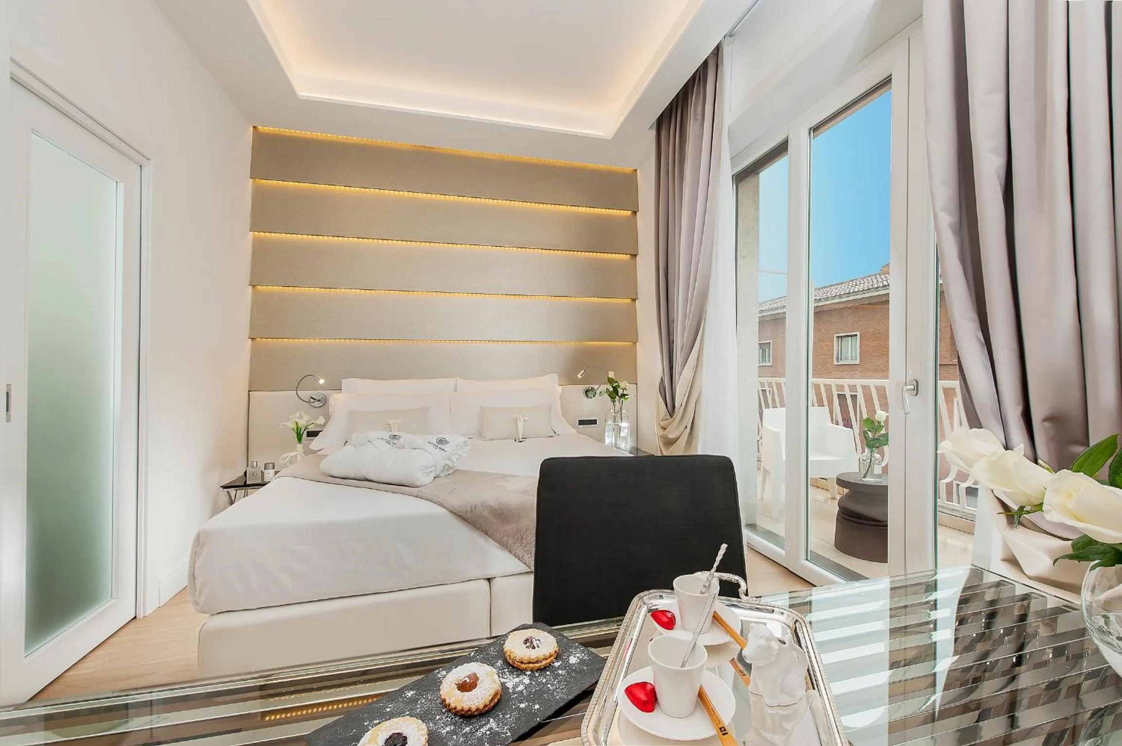 Balcony/Terrace, Bed in Vatican Style