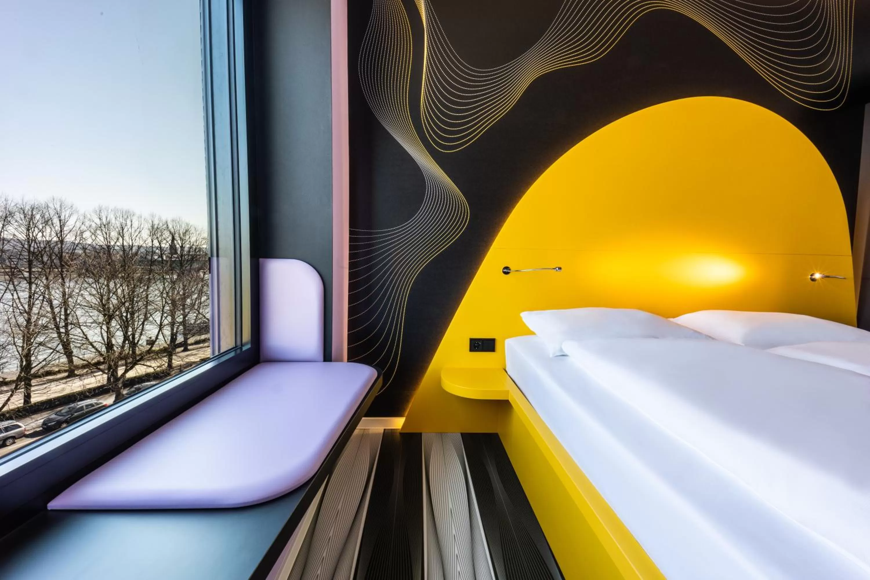 Photo of the whole room, Bed in Prize by Radisson, Bonn City