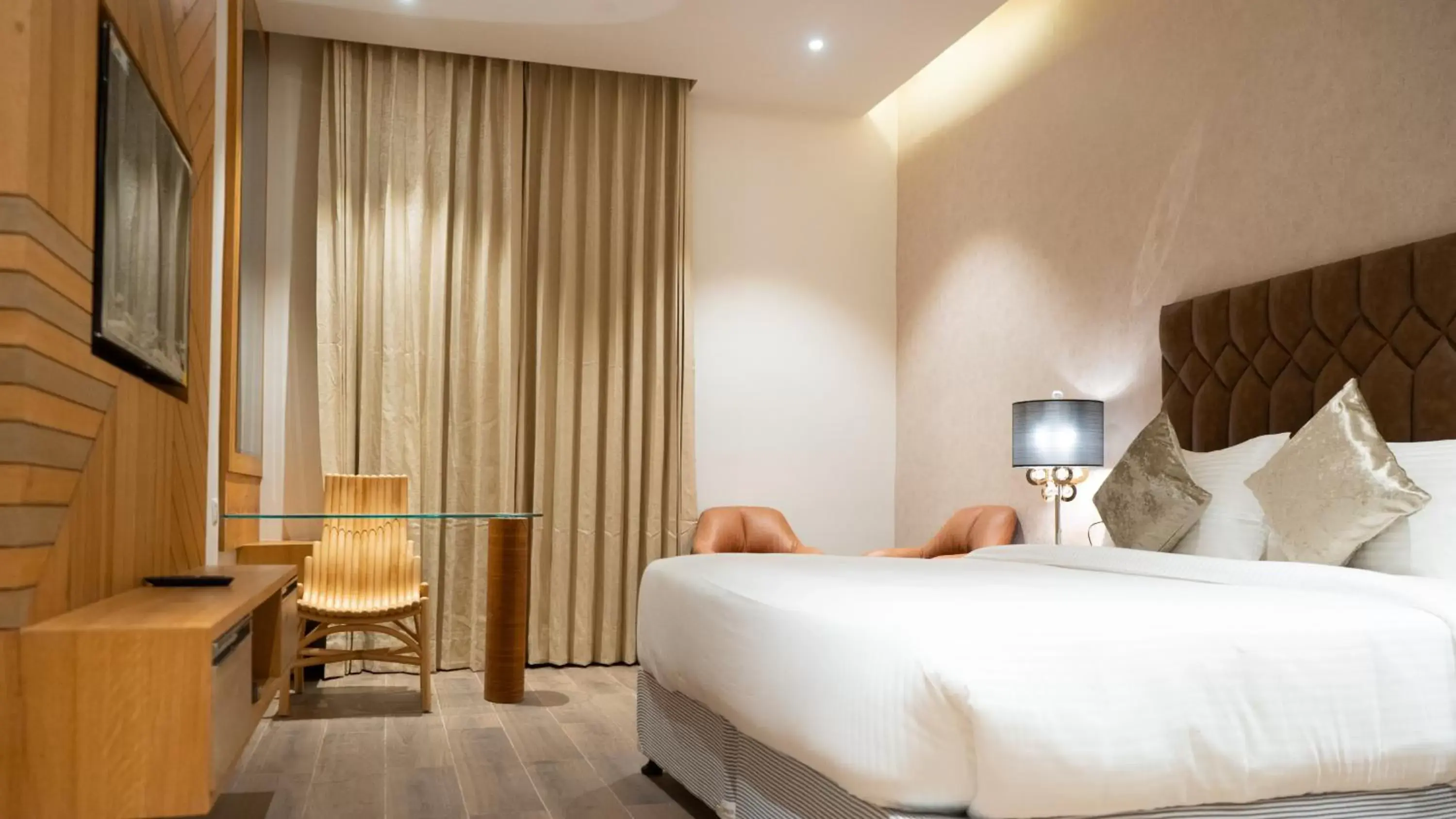 Bed in Clarks Inn Suites Kangra Bed in Clarks Inn Suites Kangra