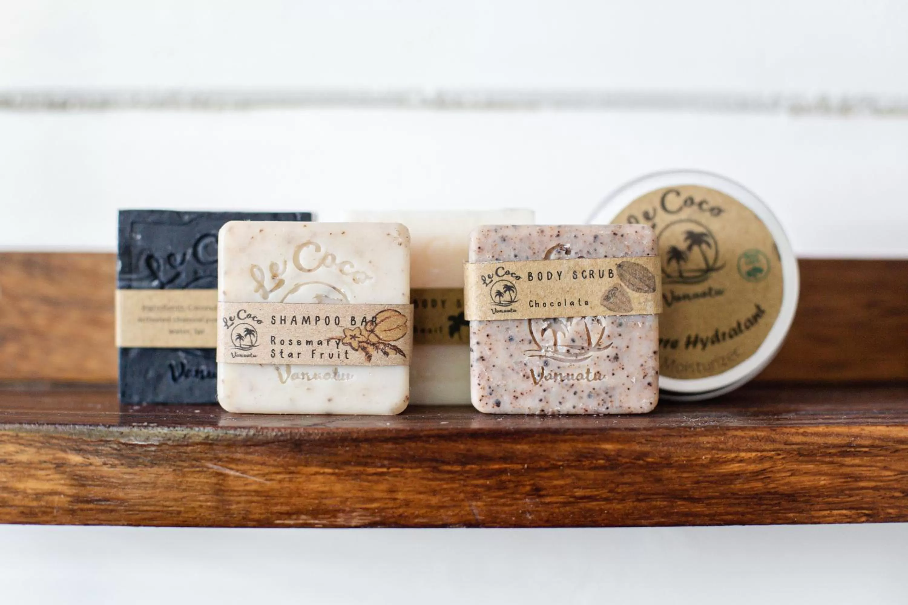 On-site shops in Turtle Bay Lodge