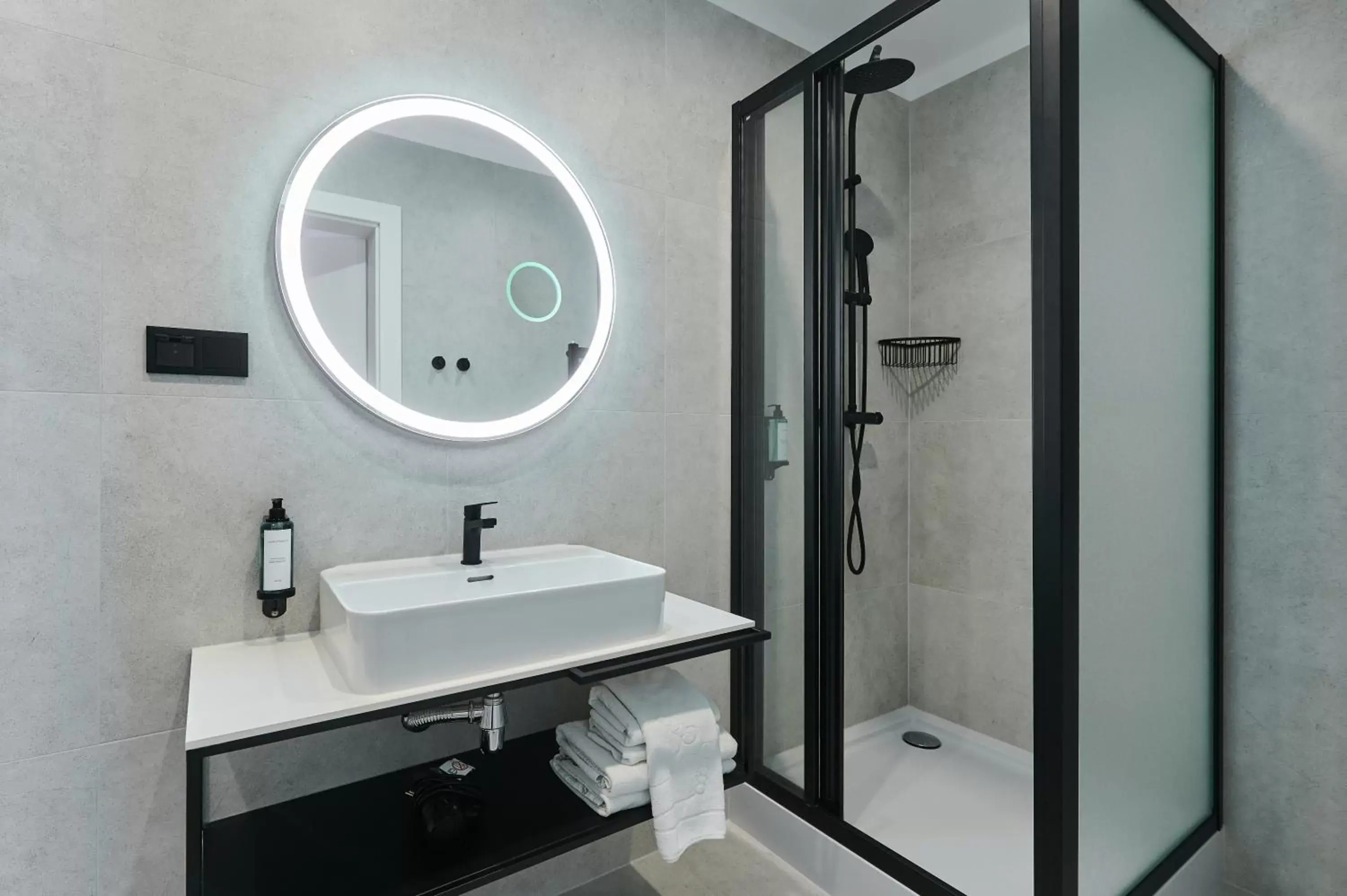 Shower, Bathroom in Hotel Hetman Shower, Bathroom in Hotel Hetman