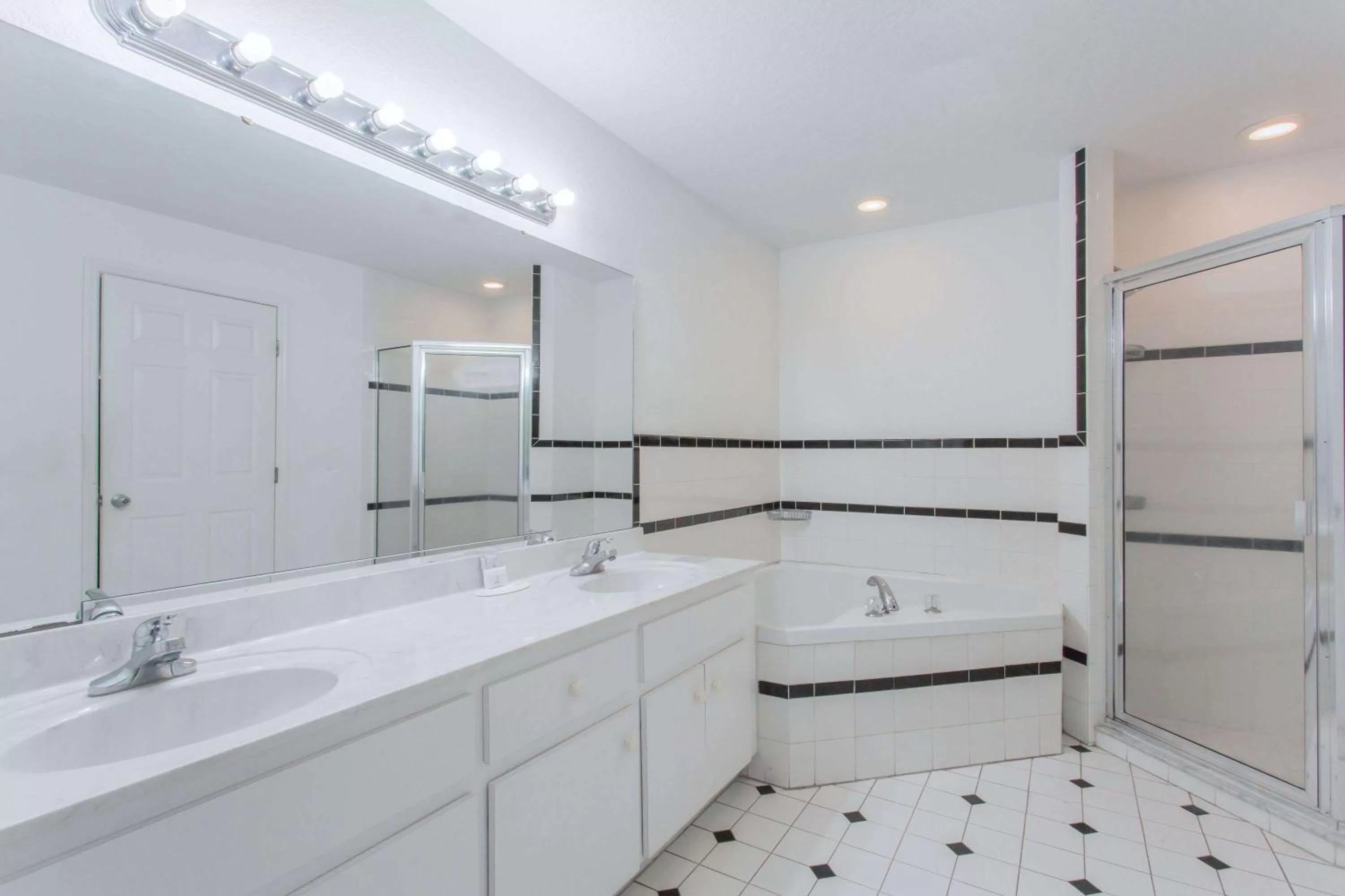 Photo of the whole room in Knights Inn Arcadia