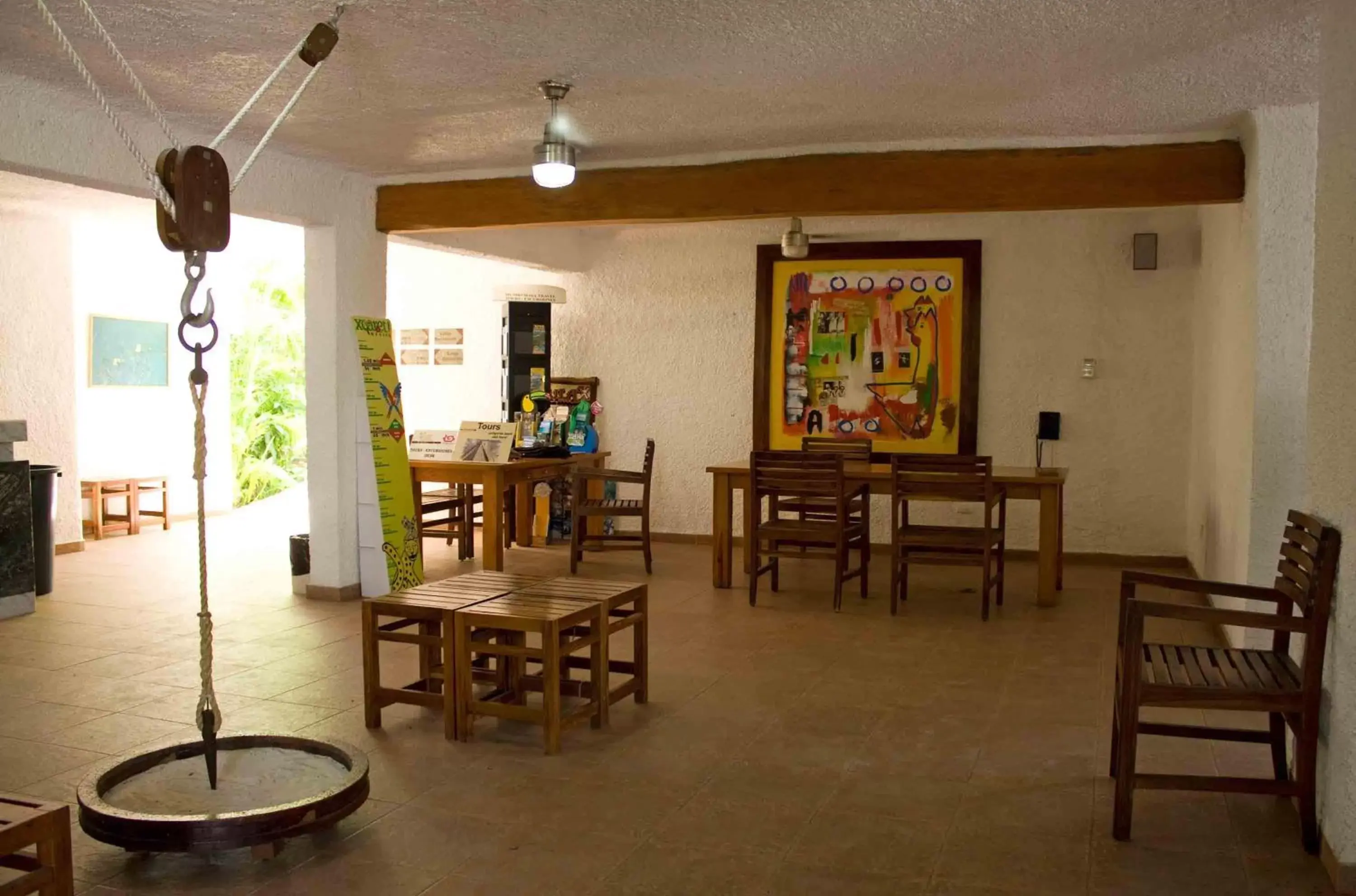 Lounge or bar, Dining Area in Sotavento Hotel & Yacht Club