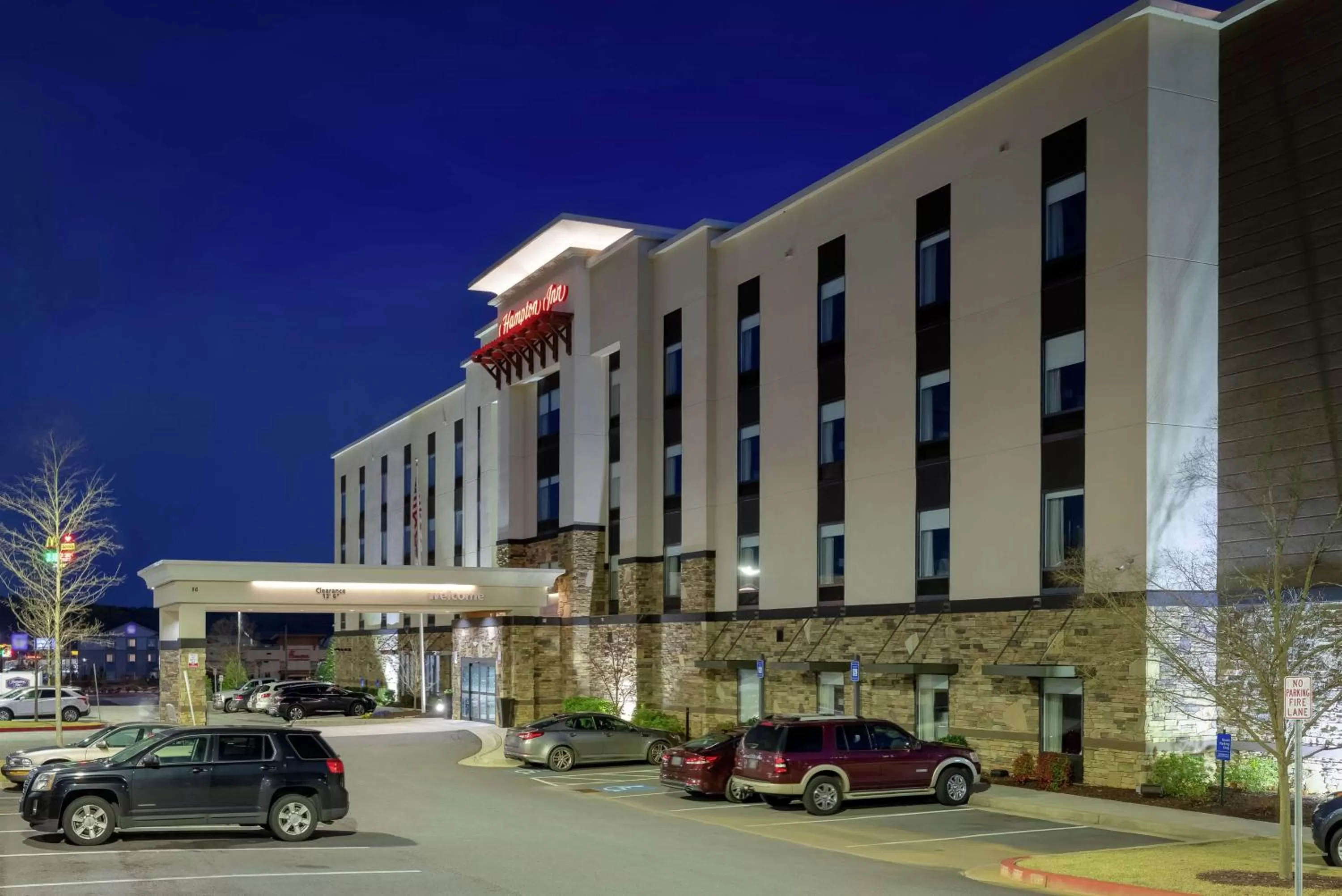Property building in Hampton Inn Emerson - Lakepoint, Ga