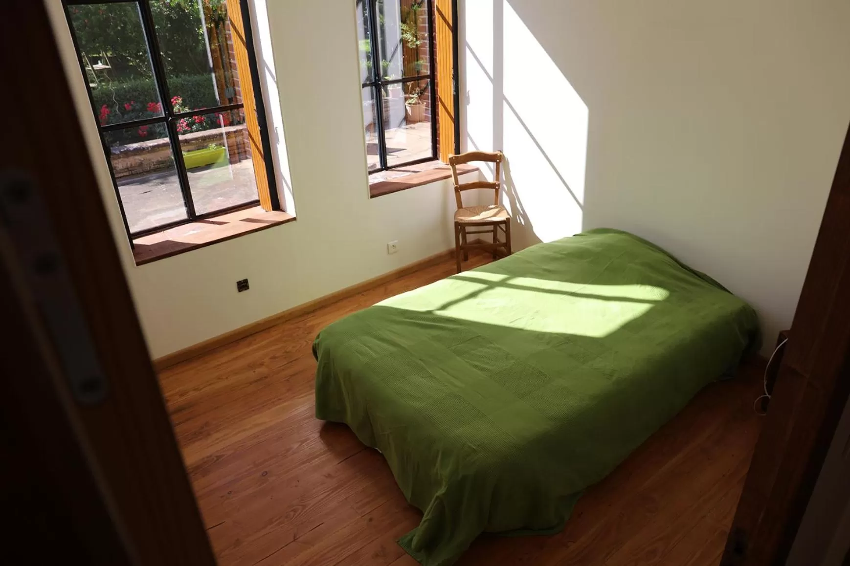 Bedroom, Bed in La Maison du Saula