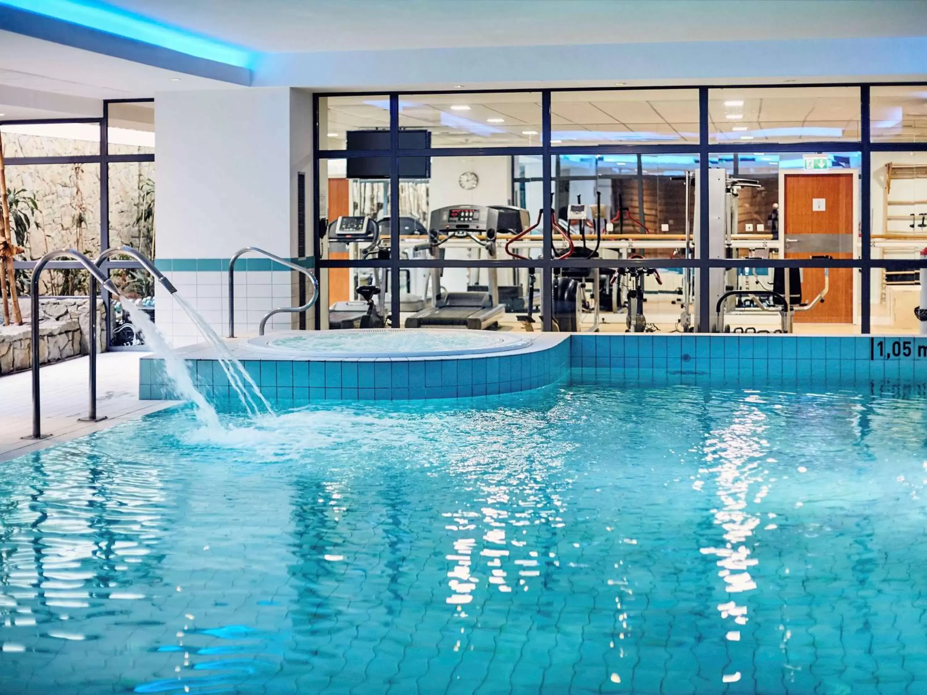 Property building, Swimming Pool in Novotel Kraków Centrum