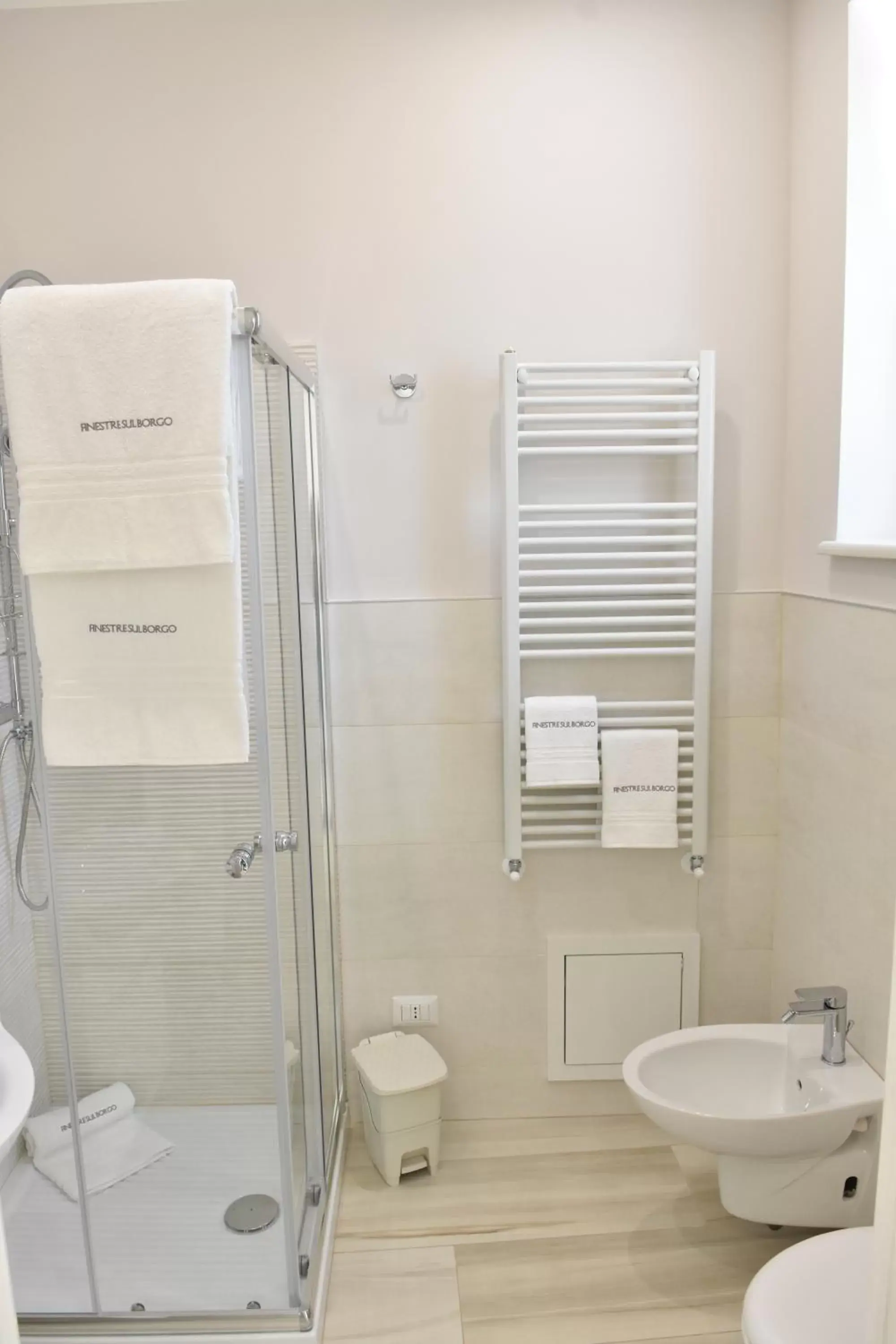 Shower, Bathroom in Finestre sul Borgo