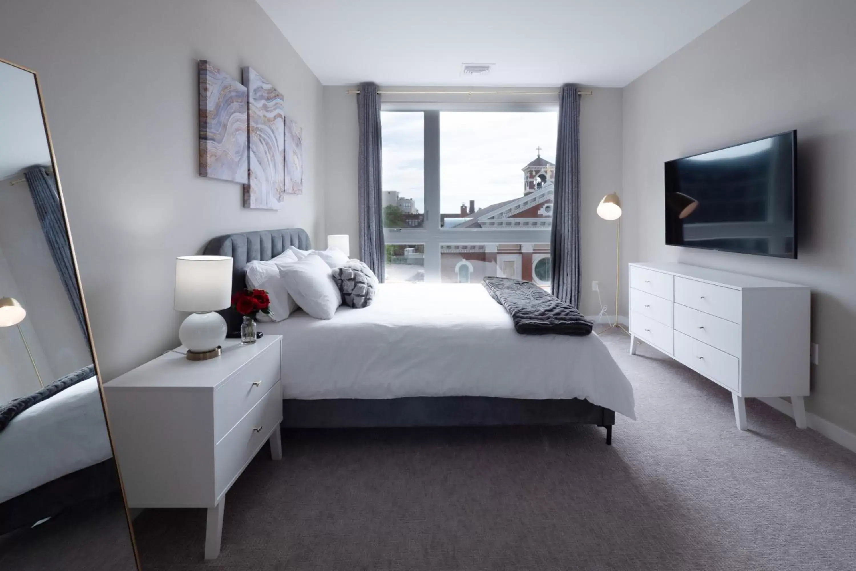 Bedroom in Luxury Furnished Apartments by Hyatus Downtown at Yale