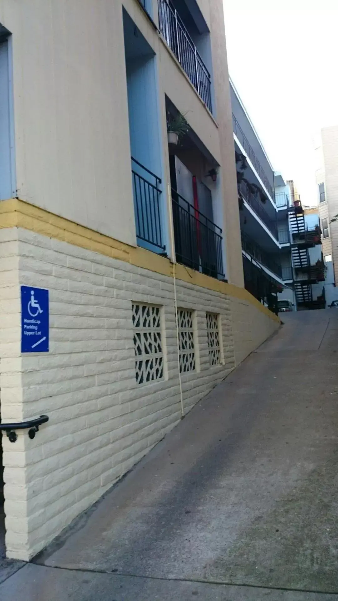 Property building in Castle Inn Property building in Castle Inn