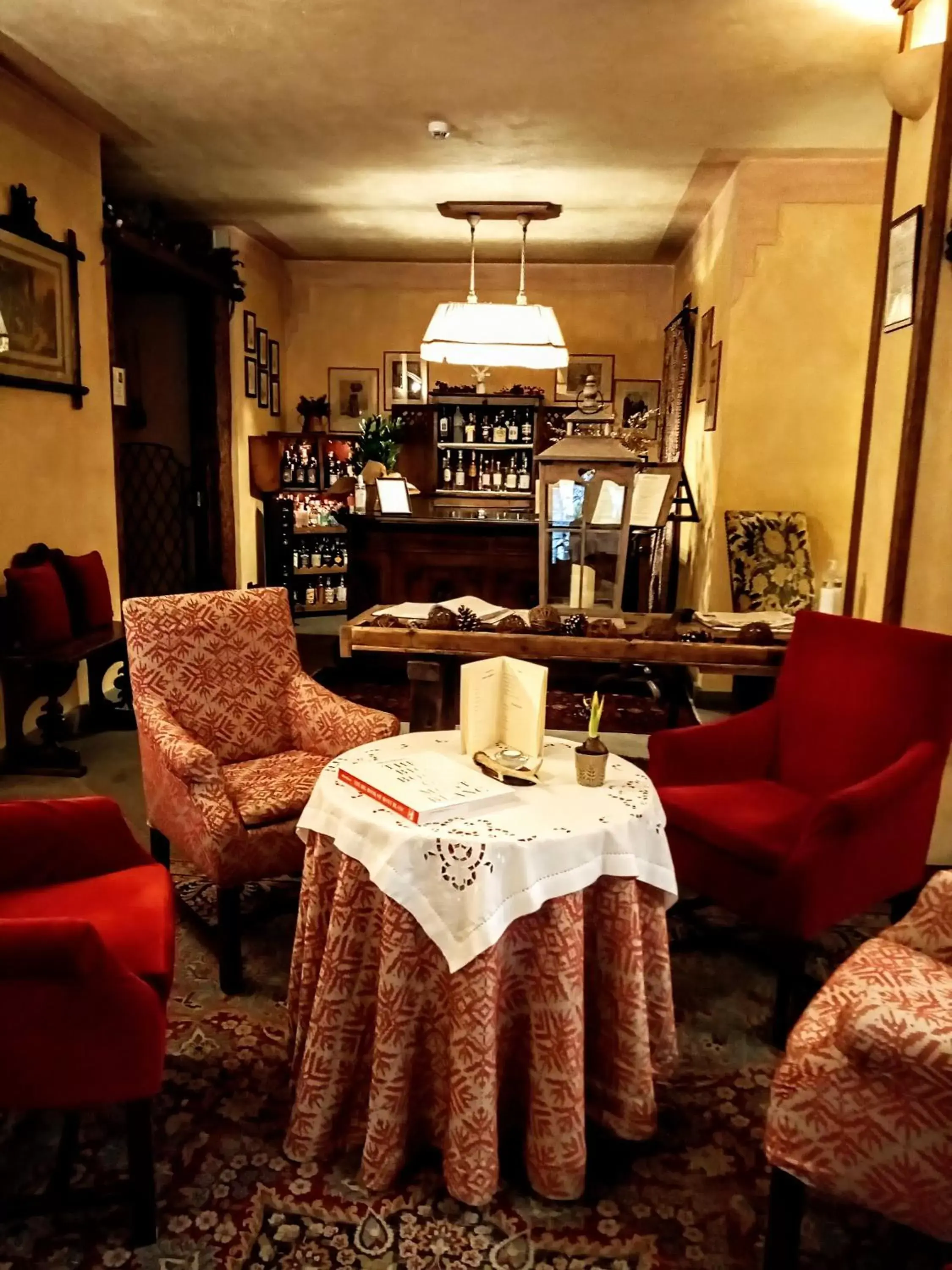 Restaurant/places to eat, Lounge/Bar in Villa Novecento Romantic Hotel - Estella Hotel Collection