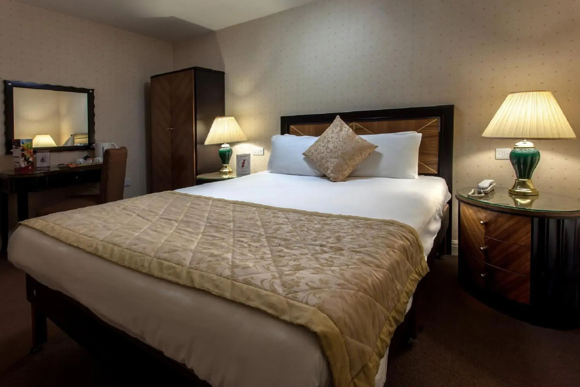 Bed in Britannia Hotel, Hampstead