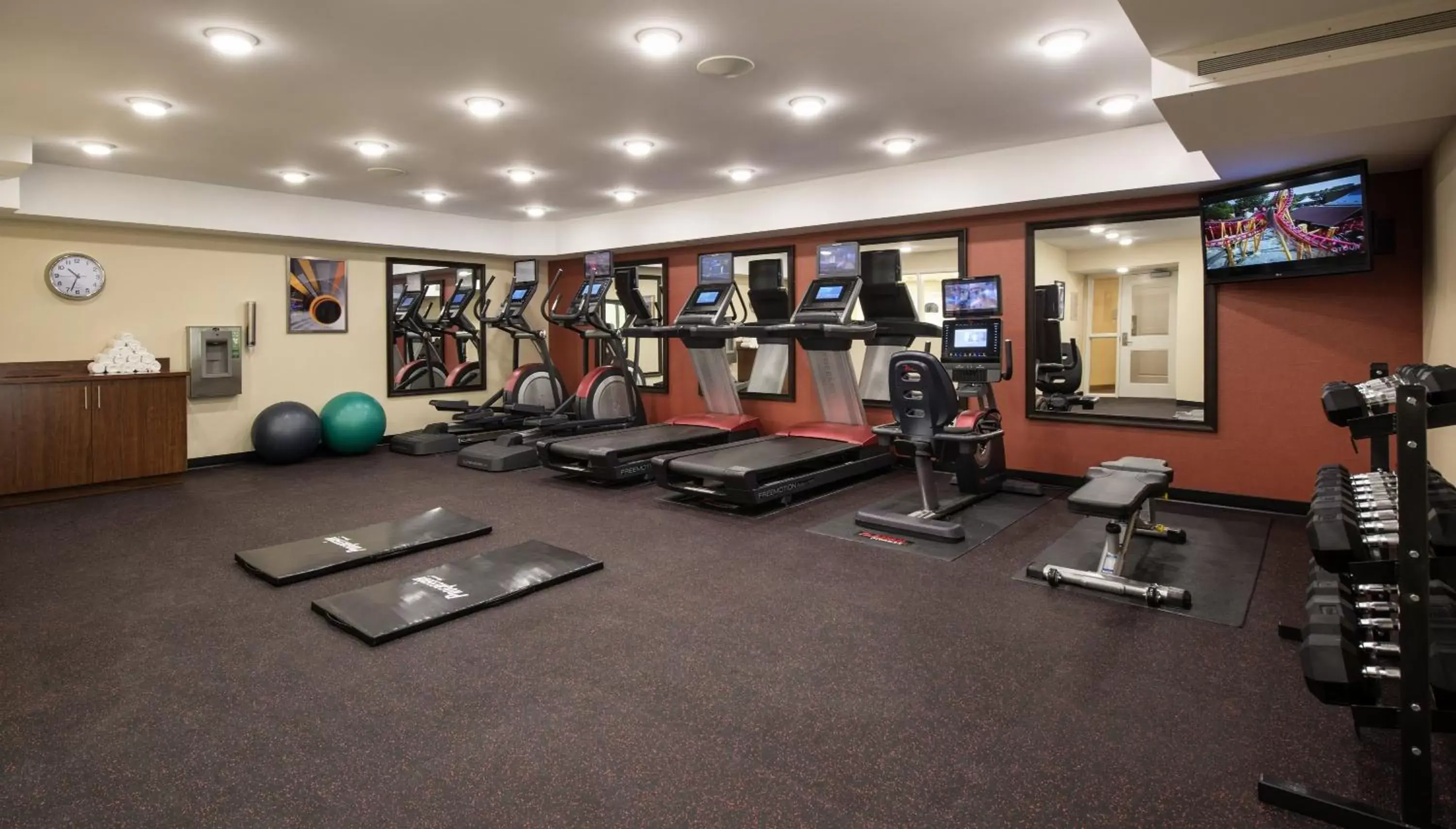 Fitness centre/facilities, Fitness Center/Facilities in TownePlace Suites by Marriott Red Deer