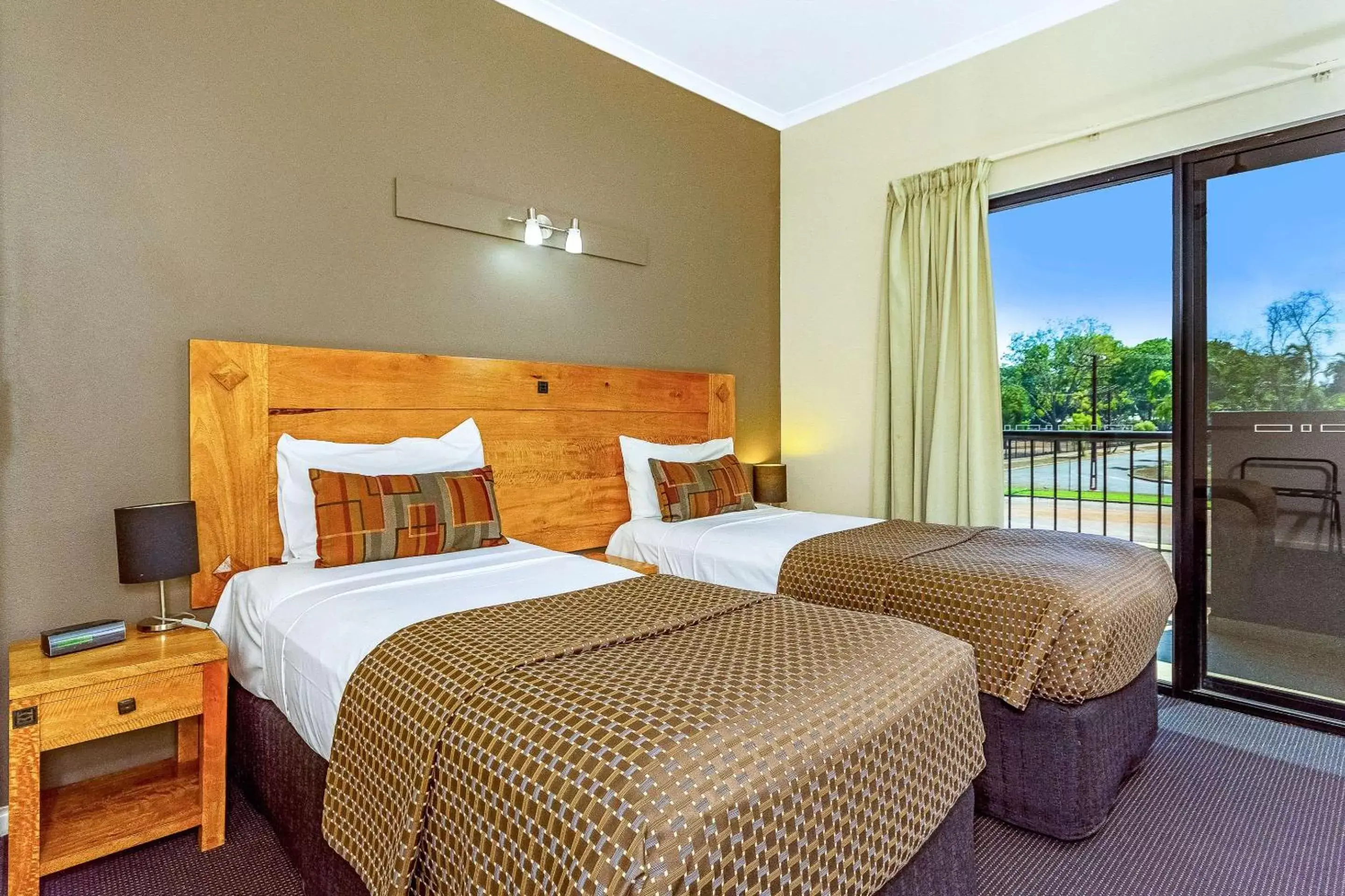 Photo of the whole room, Bed in Quality Hotel Darwin Airport