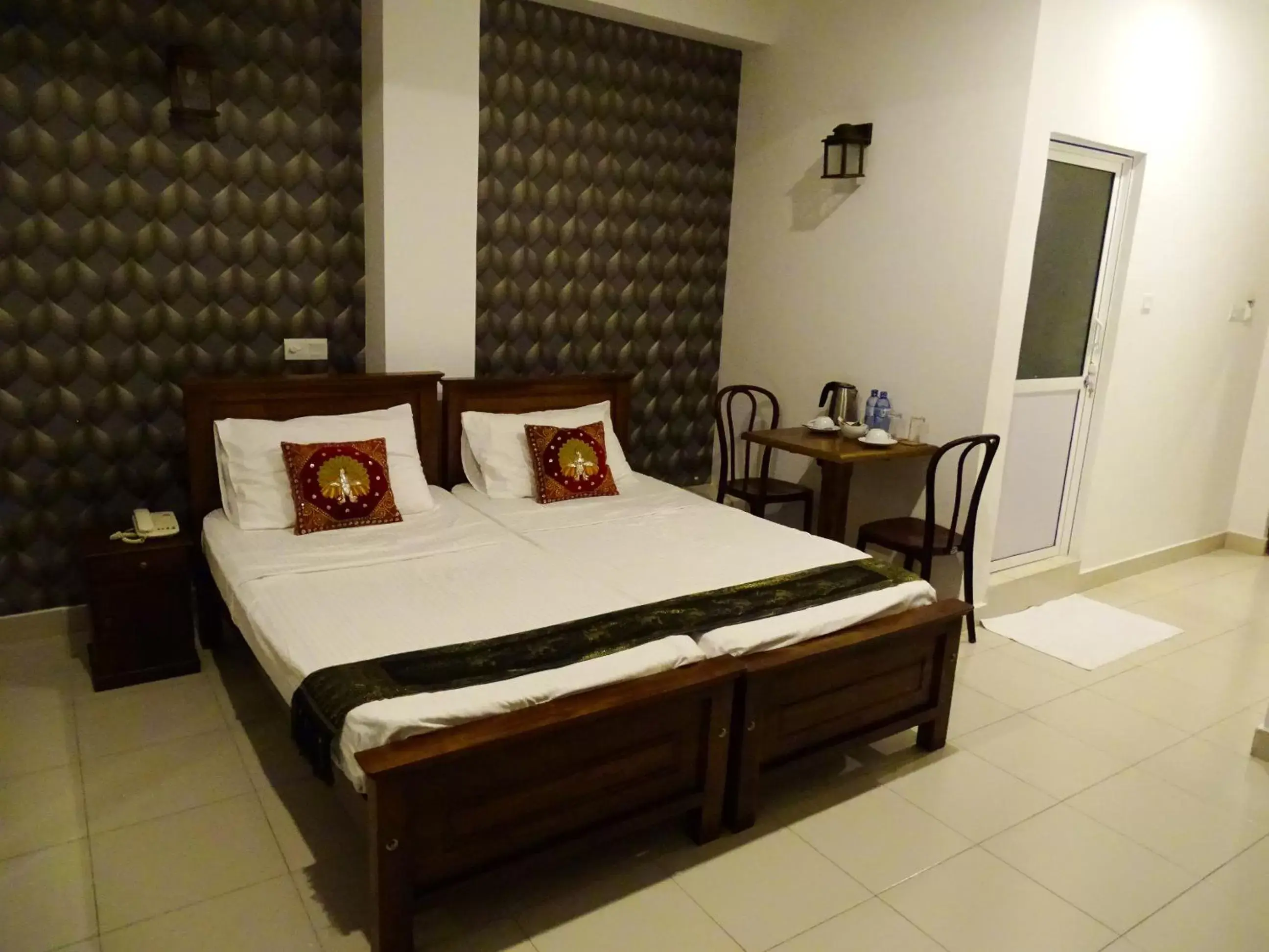 Bedroom, Bed in Kandy Supreme Hotel