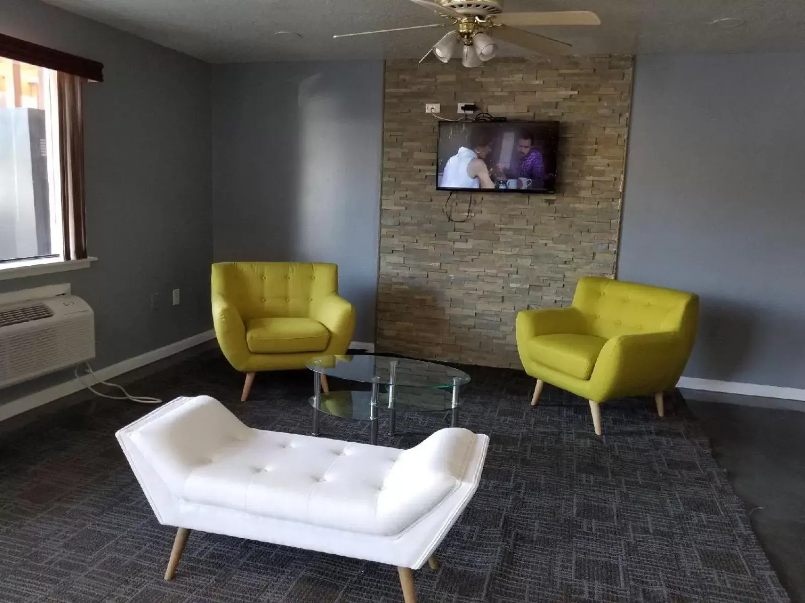 Lobby or reception in Super 8 by Wyndham San Antonio Pearl District Downtown Lobby or reception in Super 8 by Wyndham San Antonio Pearl District Downtown