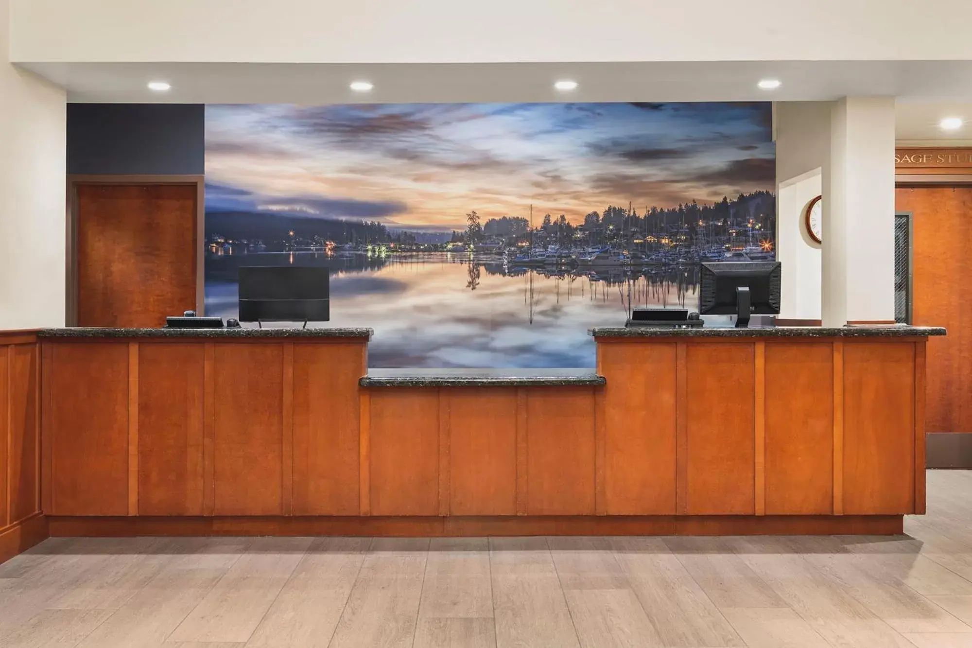 Lobby or reception in The INN at Gig Harbor