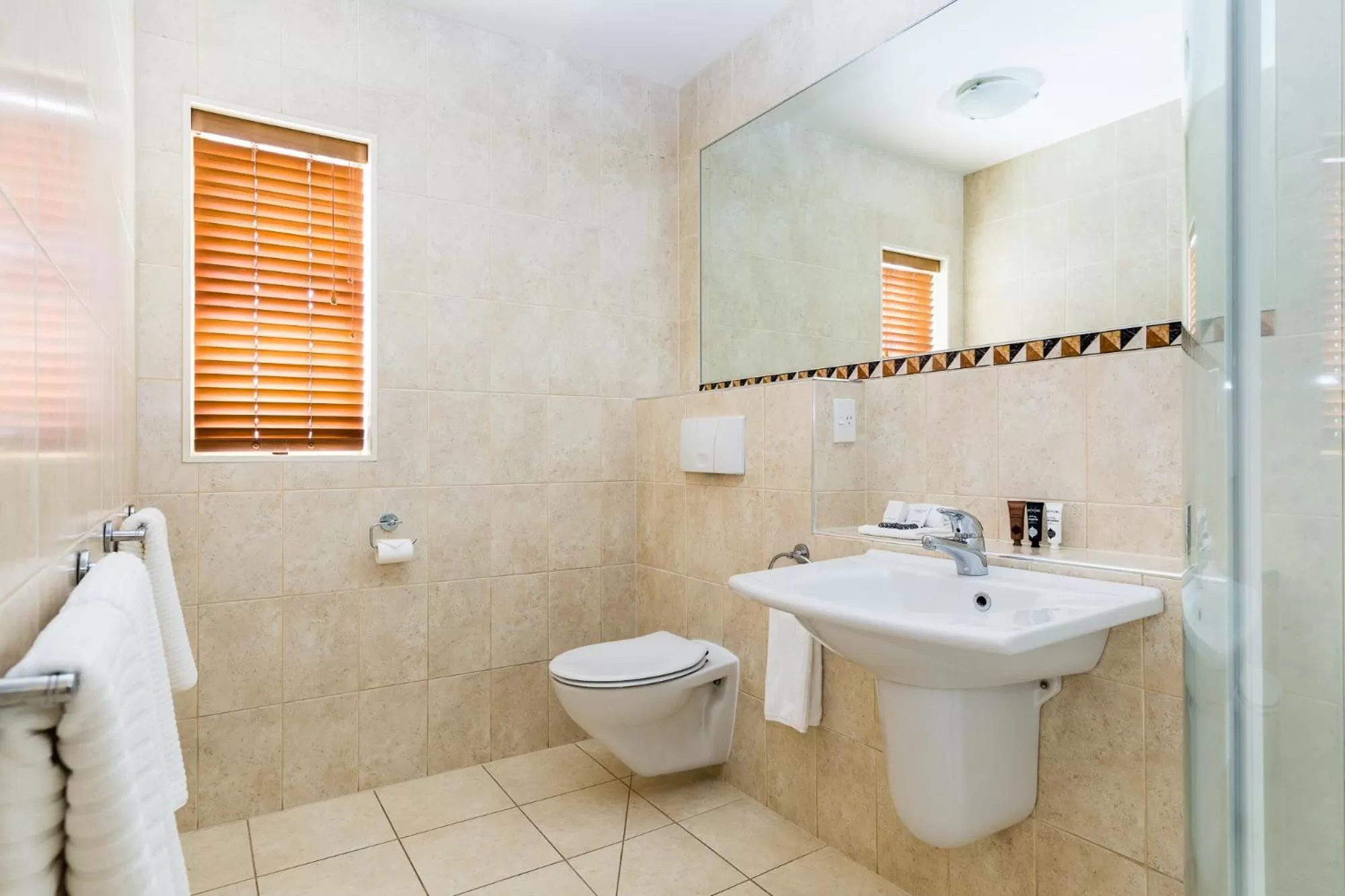 Pebble Beach Motor Inn