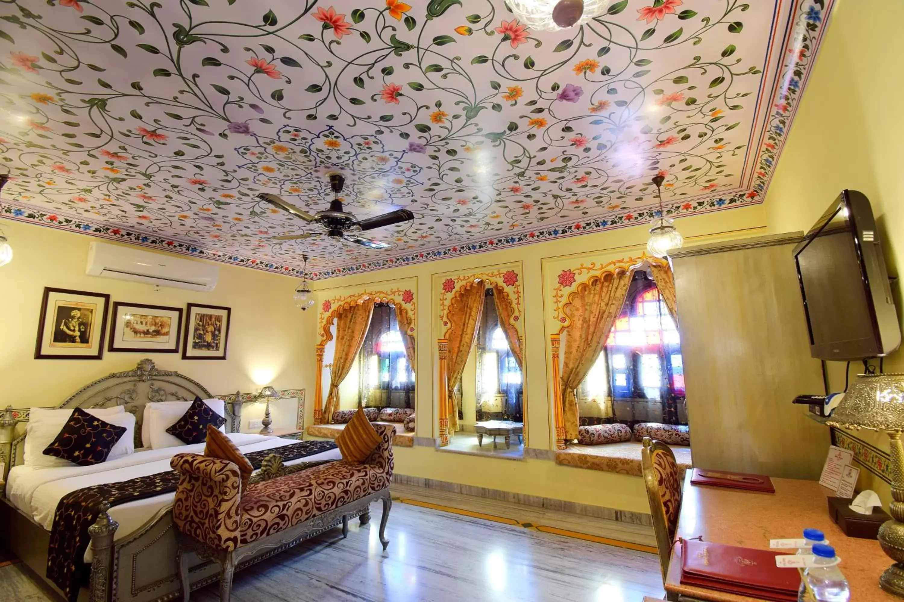 Living room in Umaid Bhawan - A Heritage Style Boutique Hotel