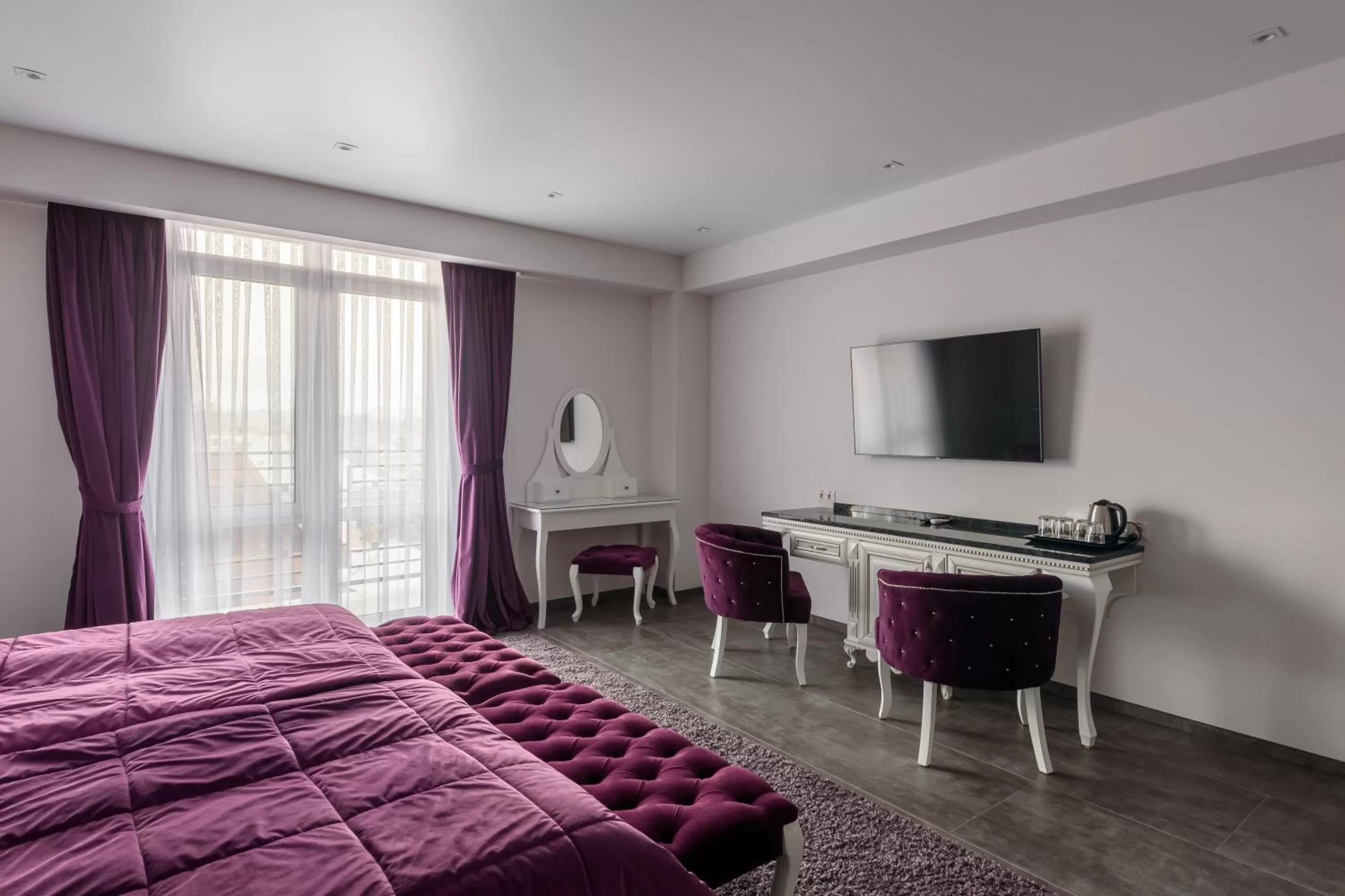 Bed, TV/Entertainment Center in Grand Royal