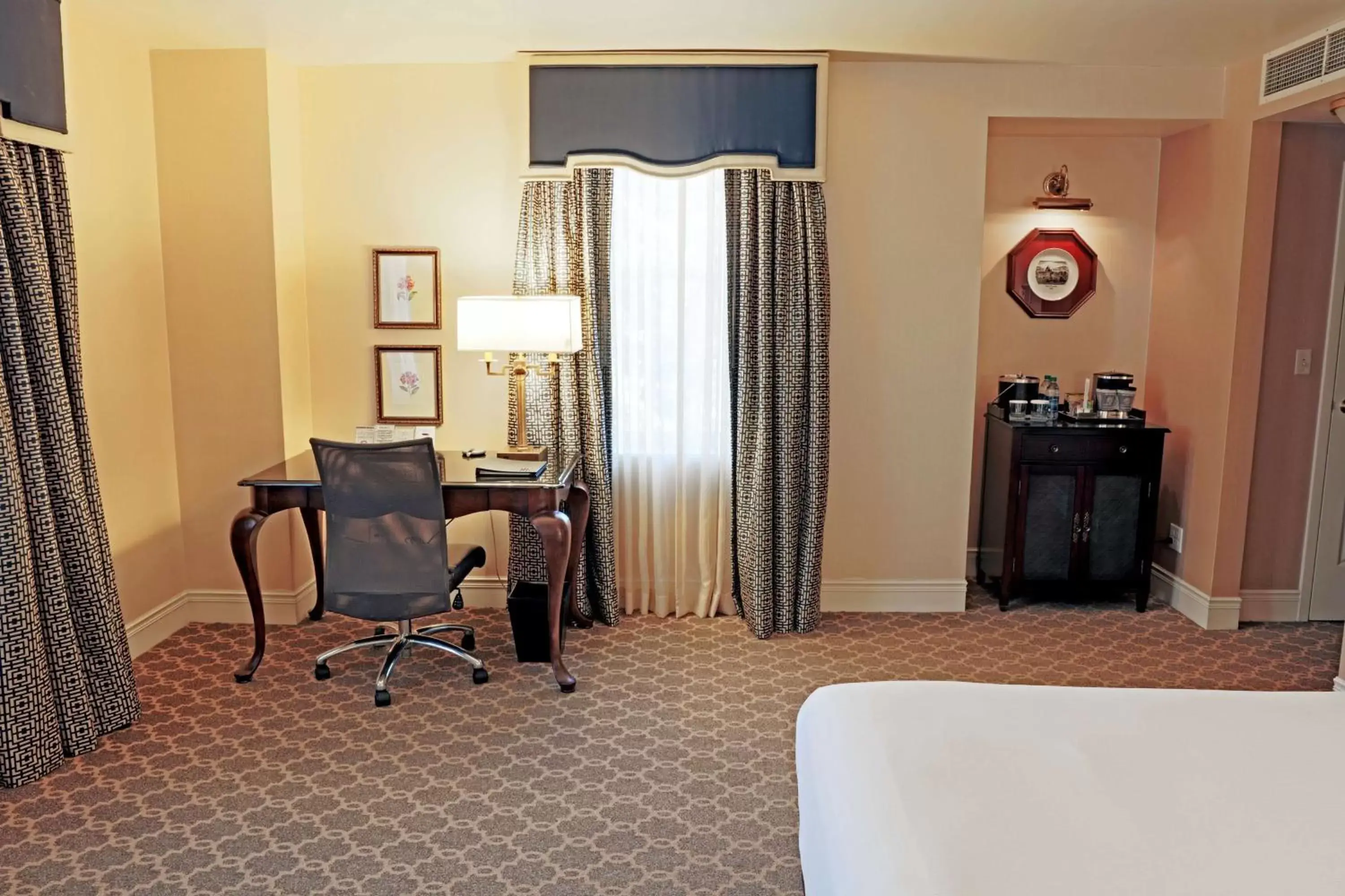 Bedroom in Hotel Roanoke & Conference Center, Curio Collection by Hilton