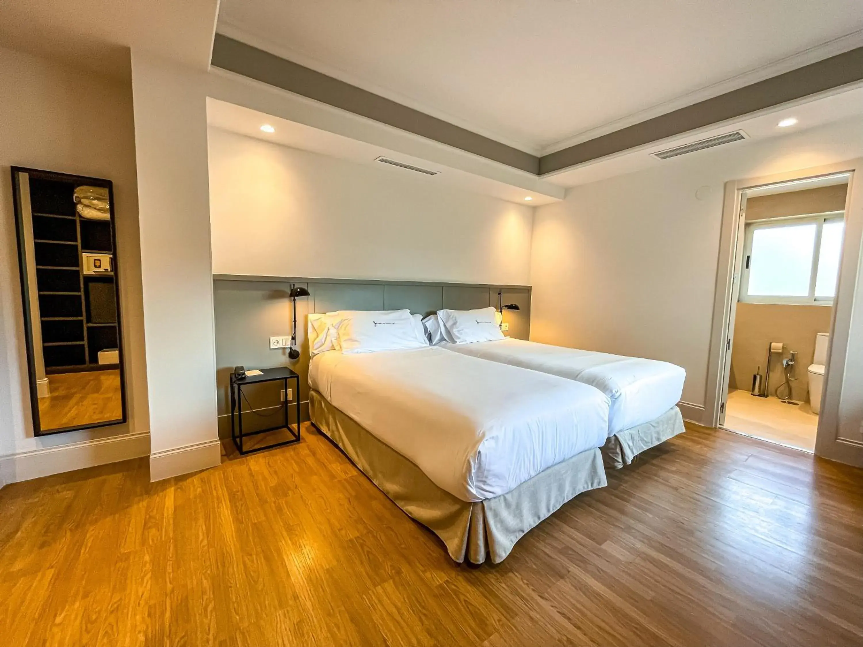 Standard Twin Room in Hotel Rio Bidasoa Standard Twin Room in Hotel Rio Bidasoa