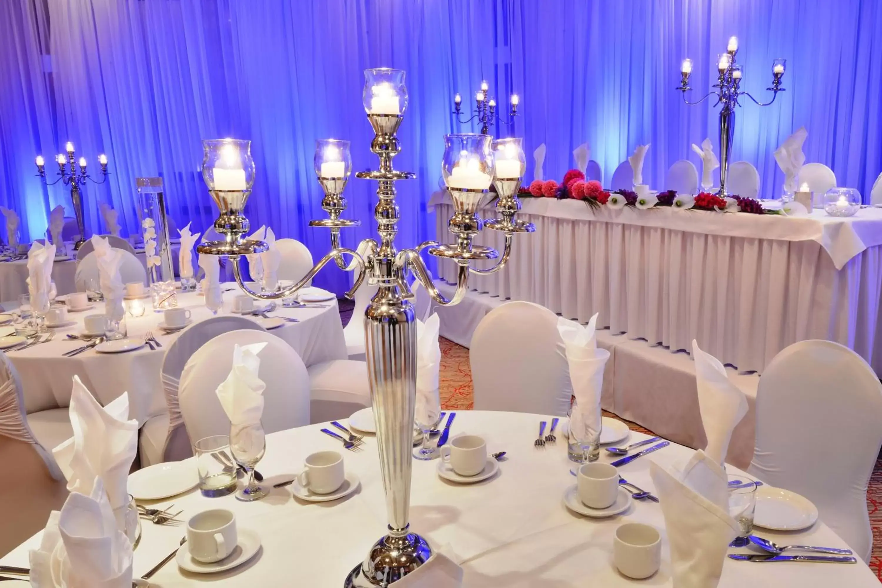 Banquet/Function facilities, Banquet Facilities in Holiday Inn Montreal Centre Ville Downtown, an IHG Hotel