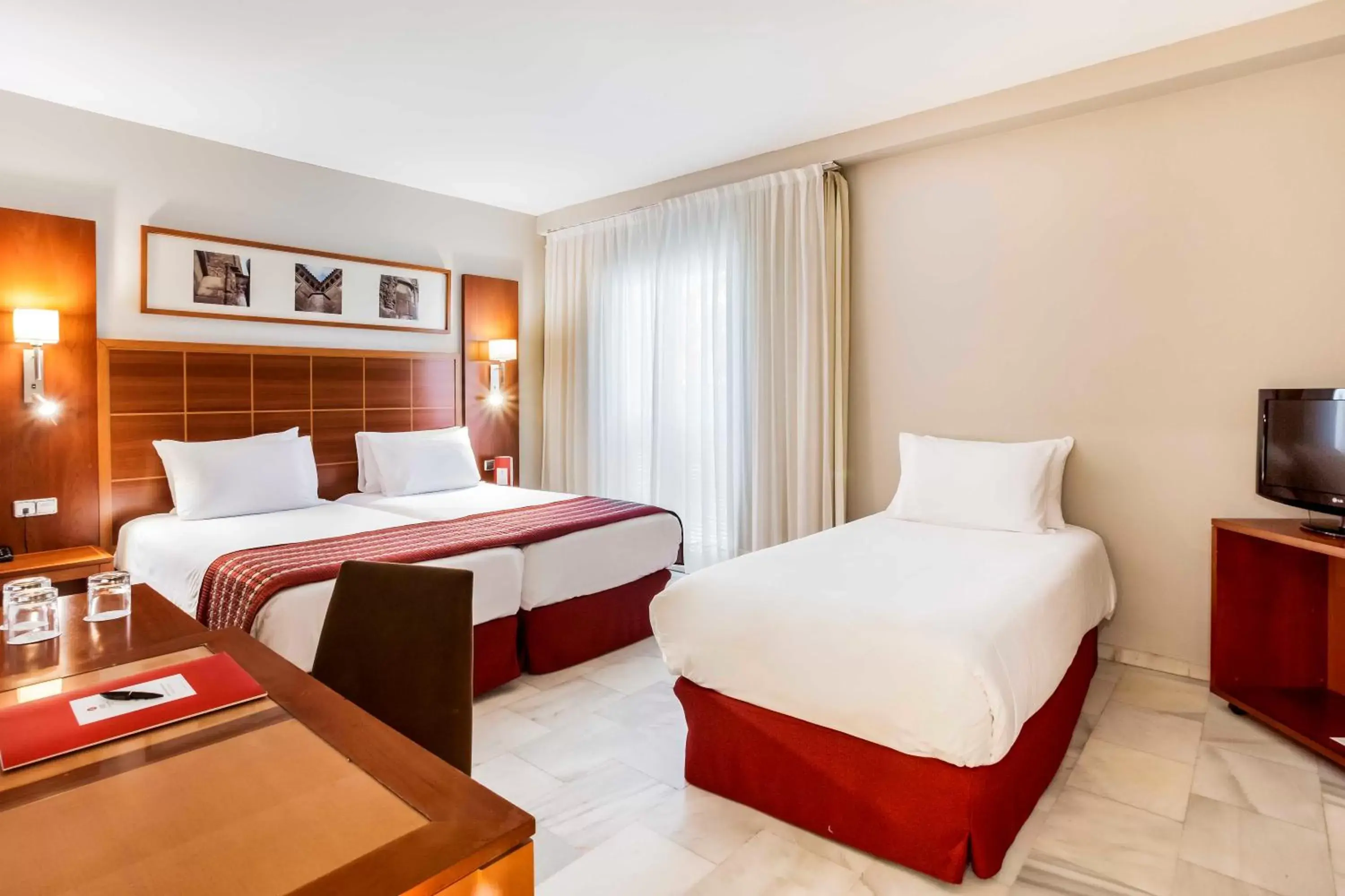 Photo of the whole room, Bed in Exe Las Adelfas Photo of the whole room, Bed in Exe Las Adelfas