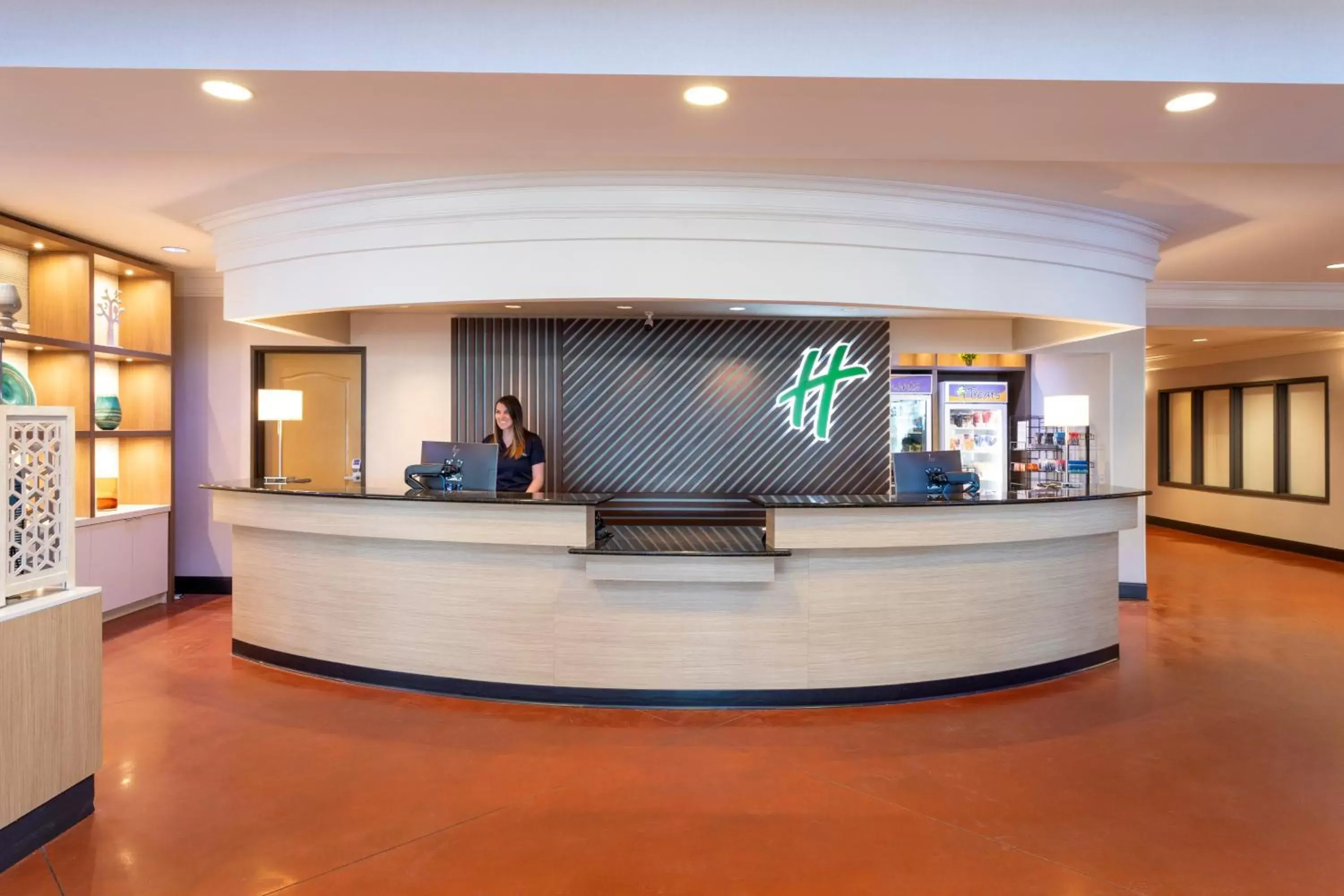 Property building, Lobby/Reception in Holiday Inn Hotel & Suites Maple Grove Northwest Minneapolis-Arbor Lakes, an IHG Hotel