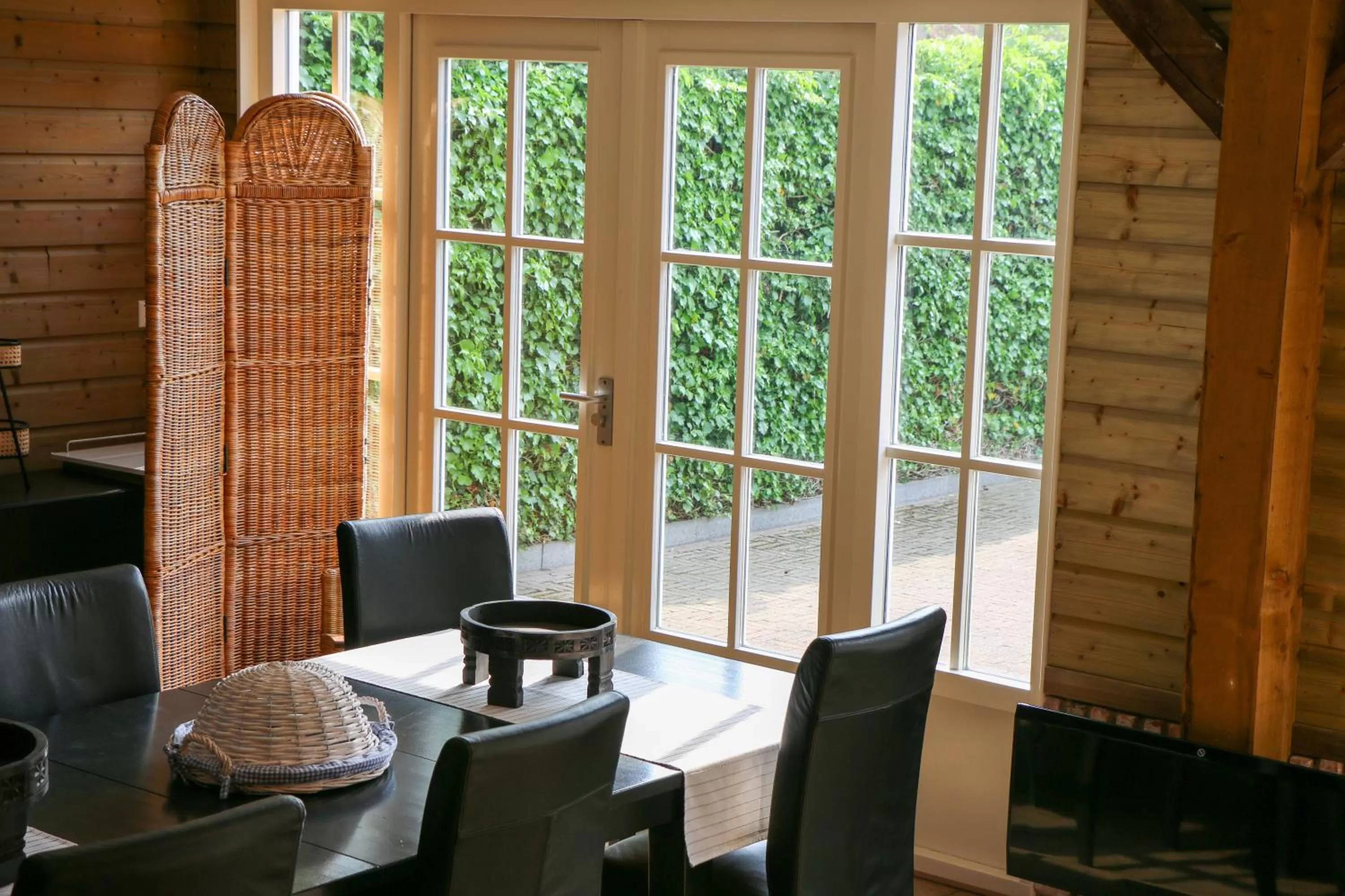 Communal lounge/ TV room in Oostmolenhoeve B&B