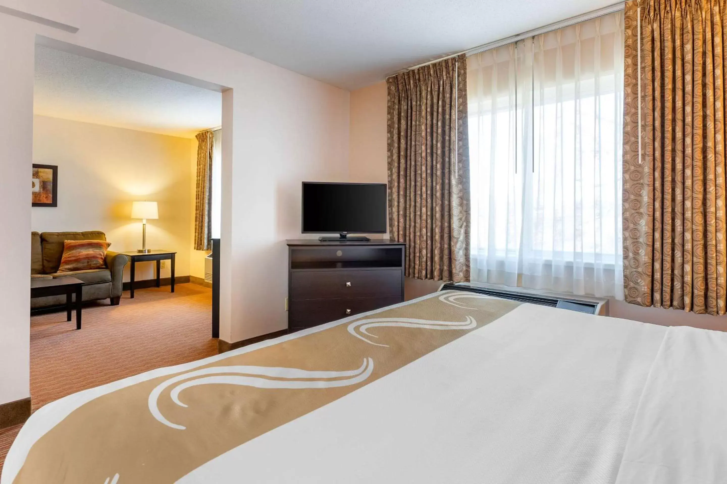 Photo of the whole room, Bed in Quality Inn & Suites Mason City Photo of the whole room, Bed in Quality Inn & Suites Mason City