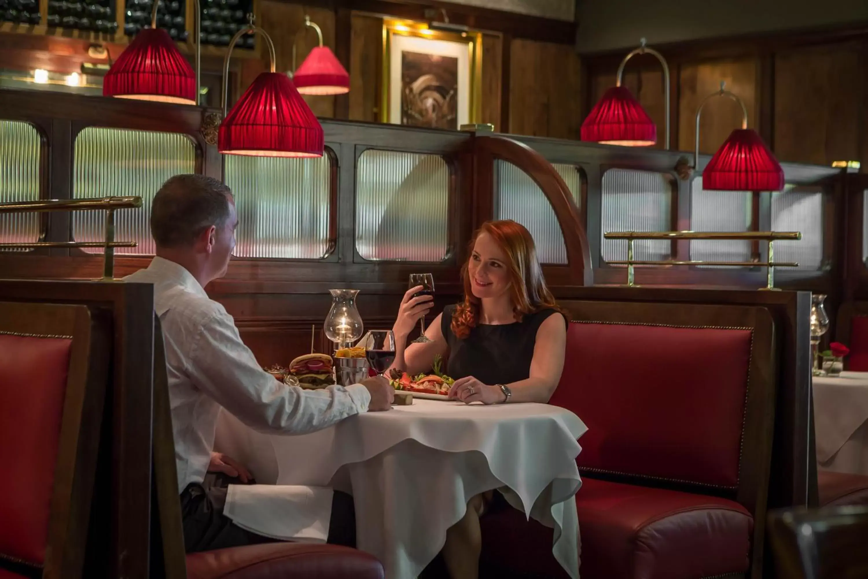 Restaurant/places to eat in Newpark Hotel Restaurant/places to eat in Newpark Hotel