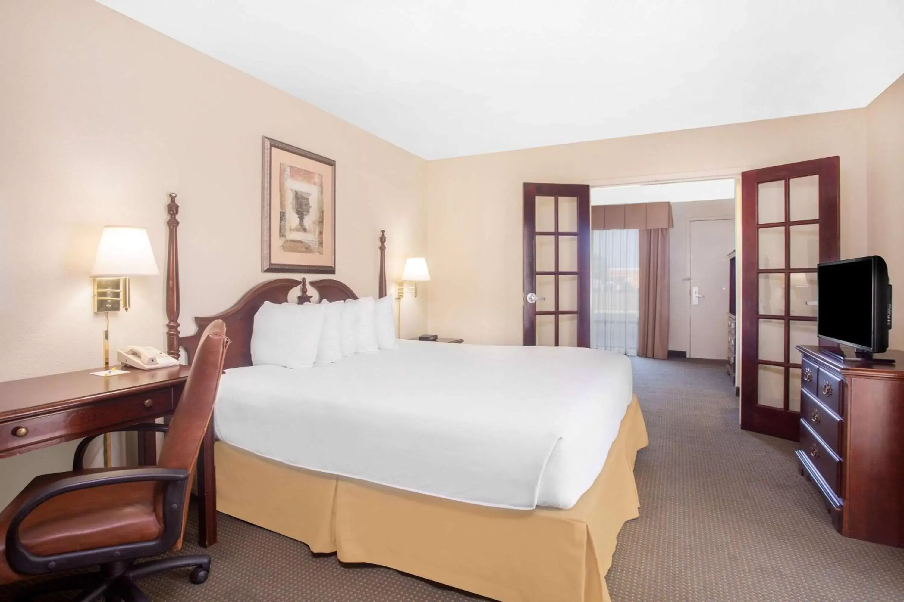 Photo of the whole room, Bed in Days Inn by Wyndham Metter