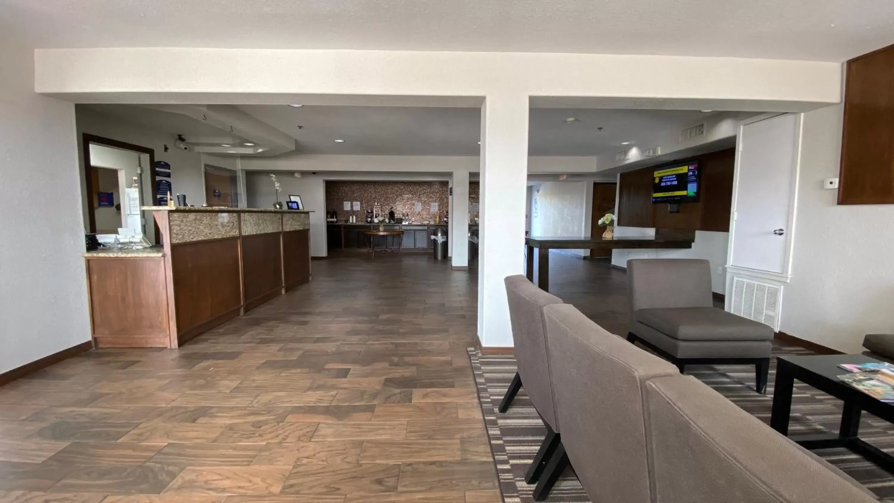 Lobby/Reception in Microtel Inn by Wyndham Ardmore
