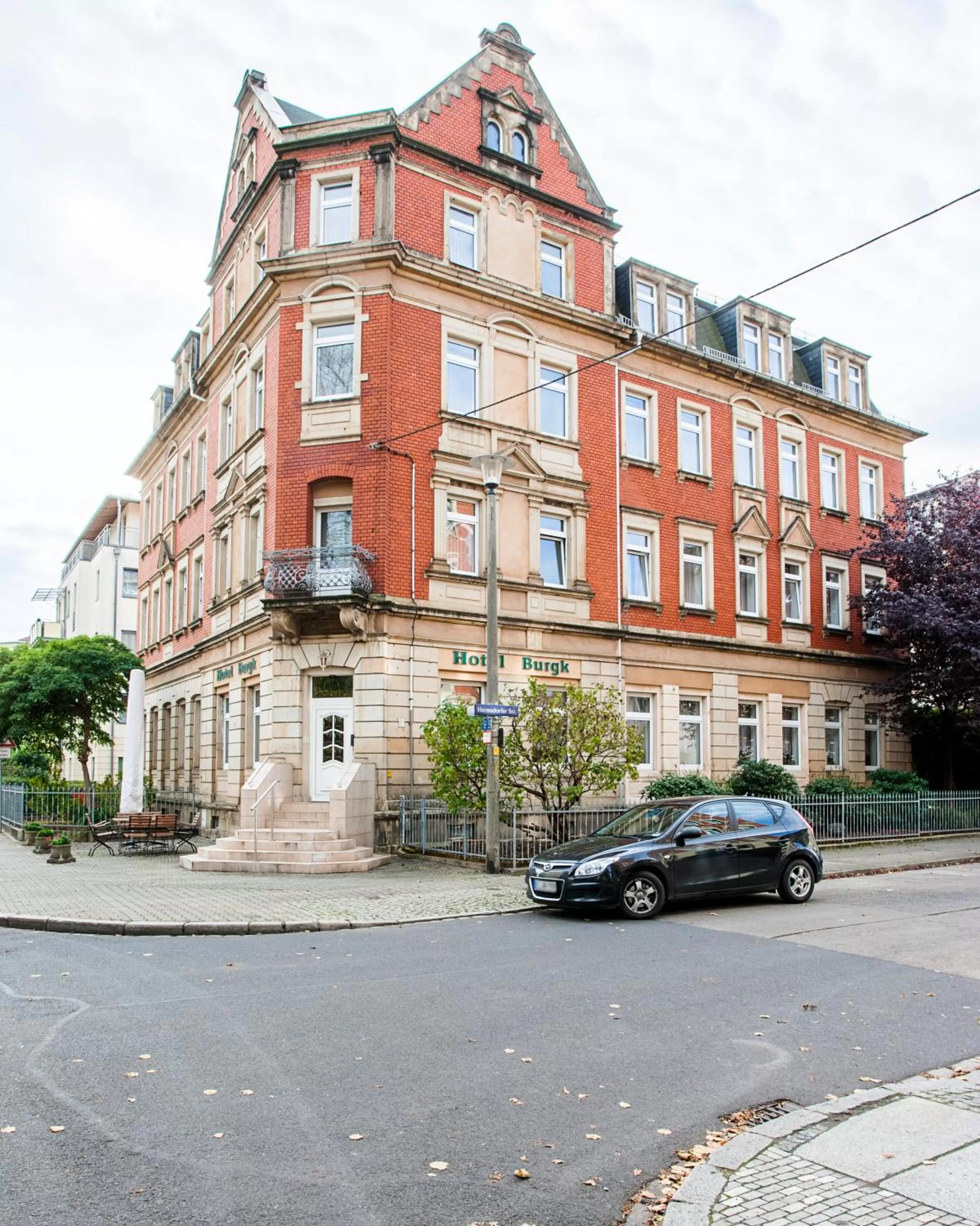 Facade/entrance in Hotel Burgk