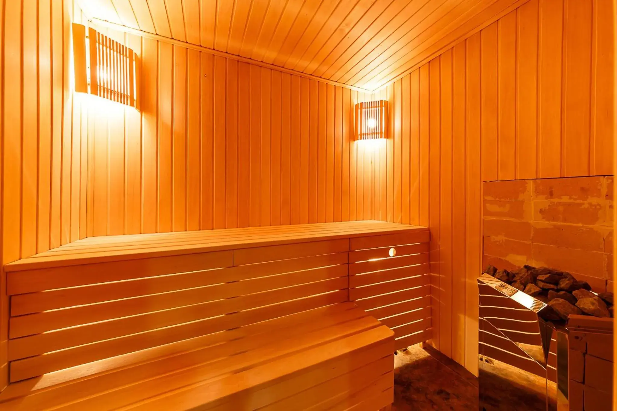 Sauna in Renion Hotel