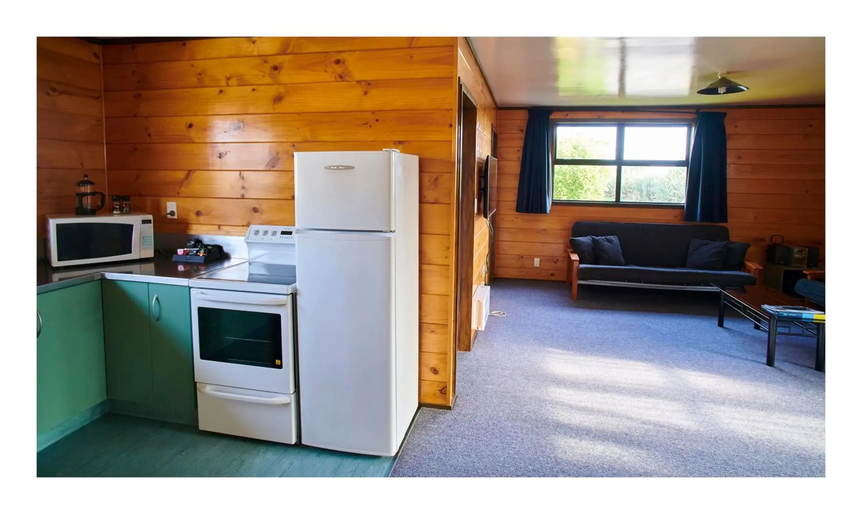 Kitchen or kitchenette, Kitchen/Kitchenette in Greymouth Seaside TOP 10 Holiday Park