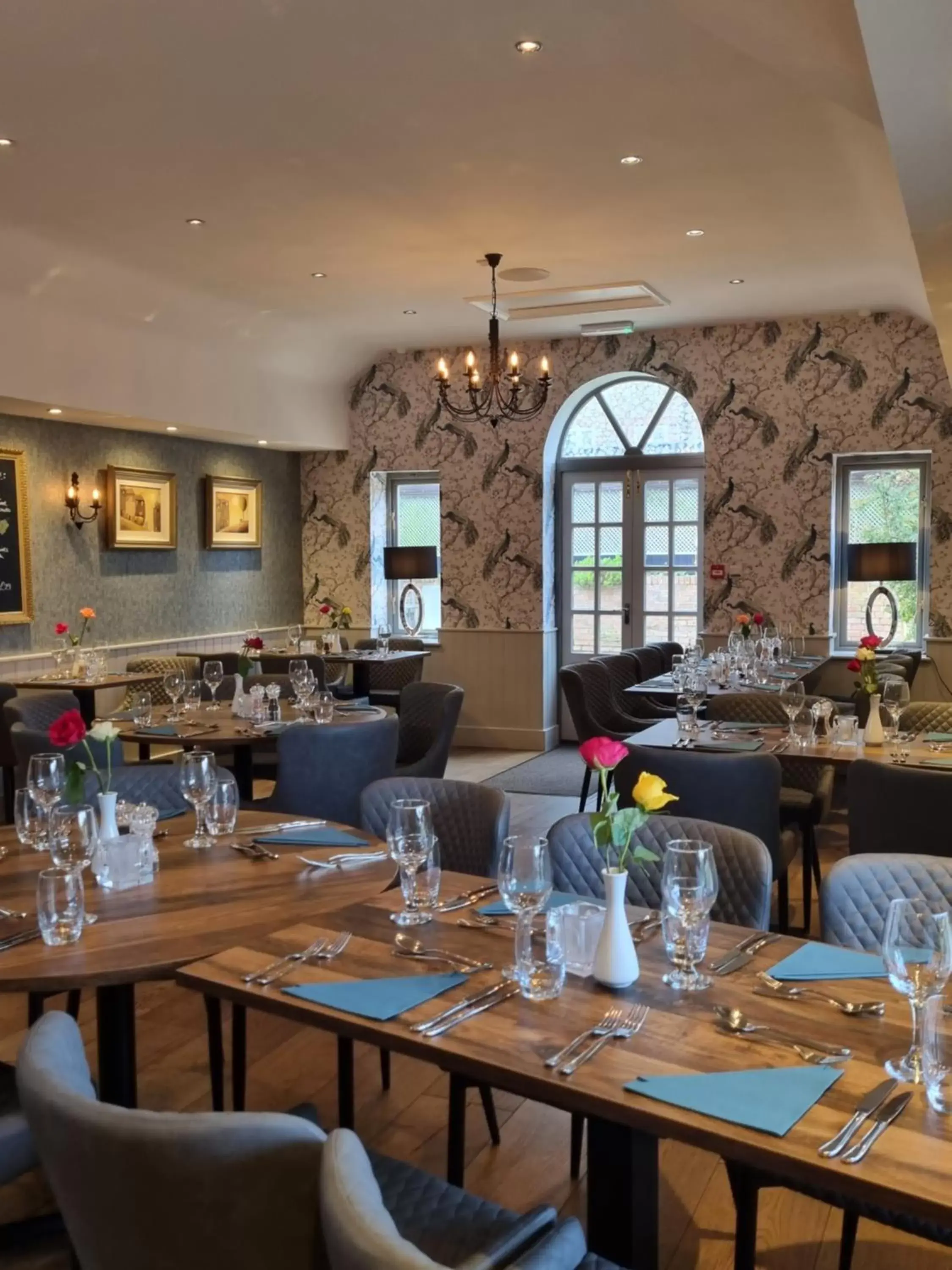 Restaurant/Places to Eat in White Horse Inn & Restaurant