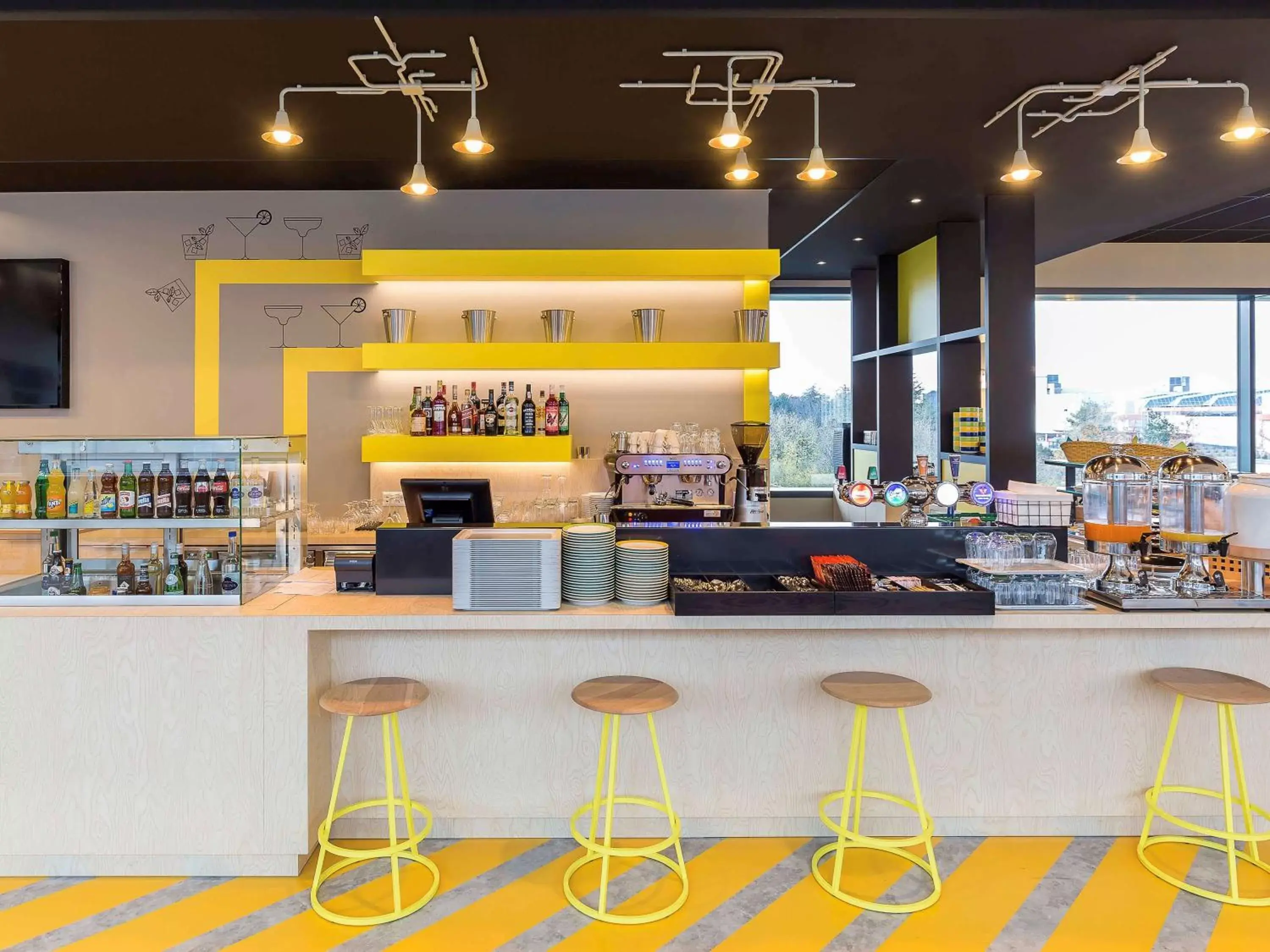 Lounge or bar in ibis Styles Geneve Palexpo Aeroport