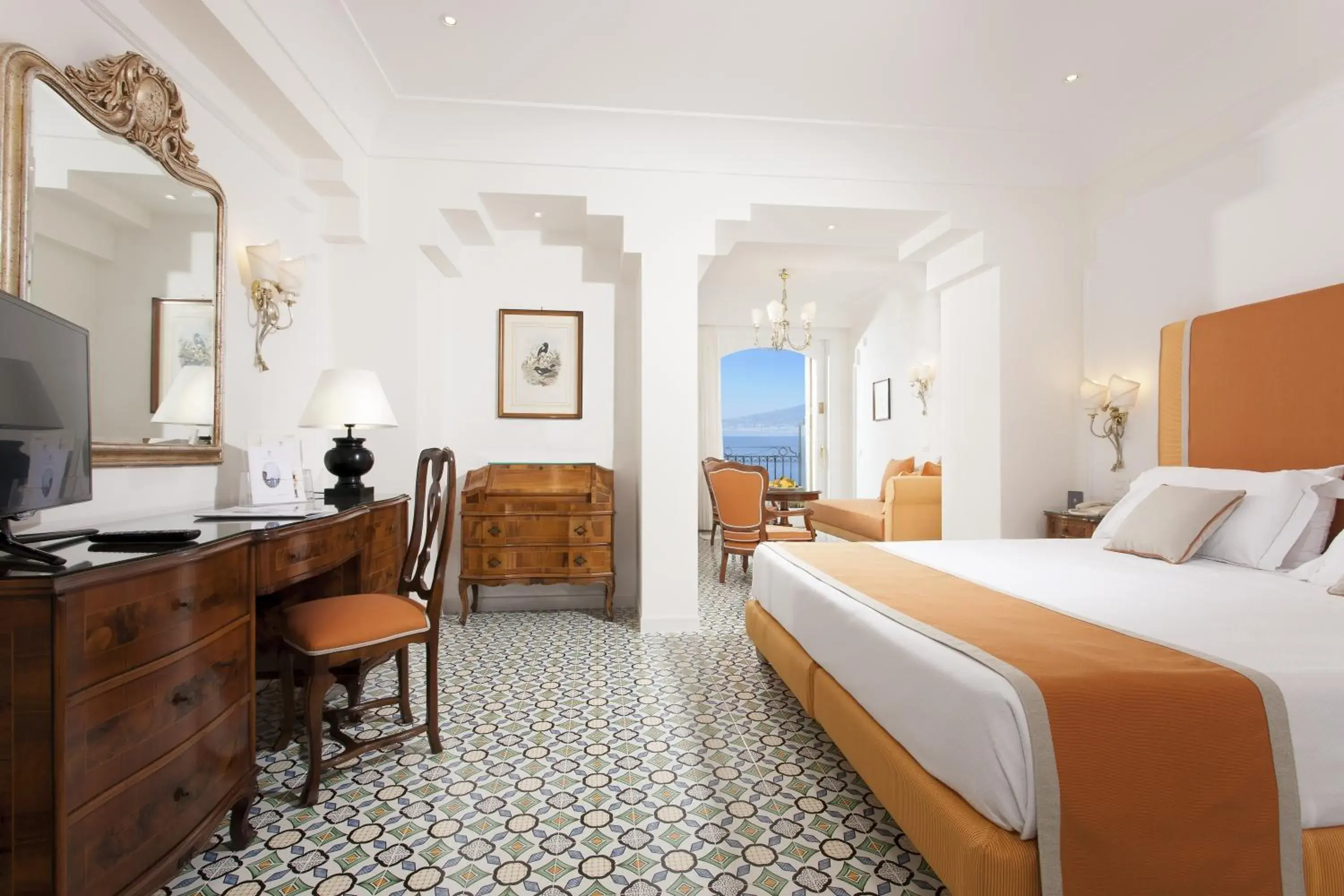 Signature Suite with Hot Tub and Sea View in Grand Hotel Ambasciatori