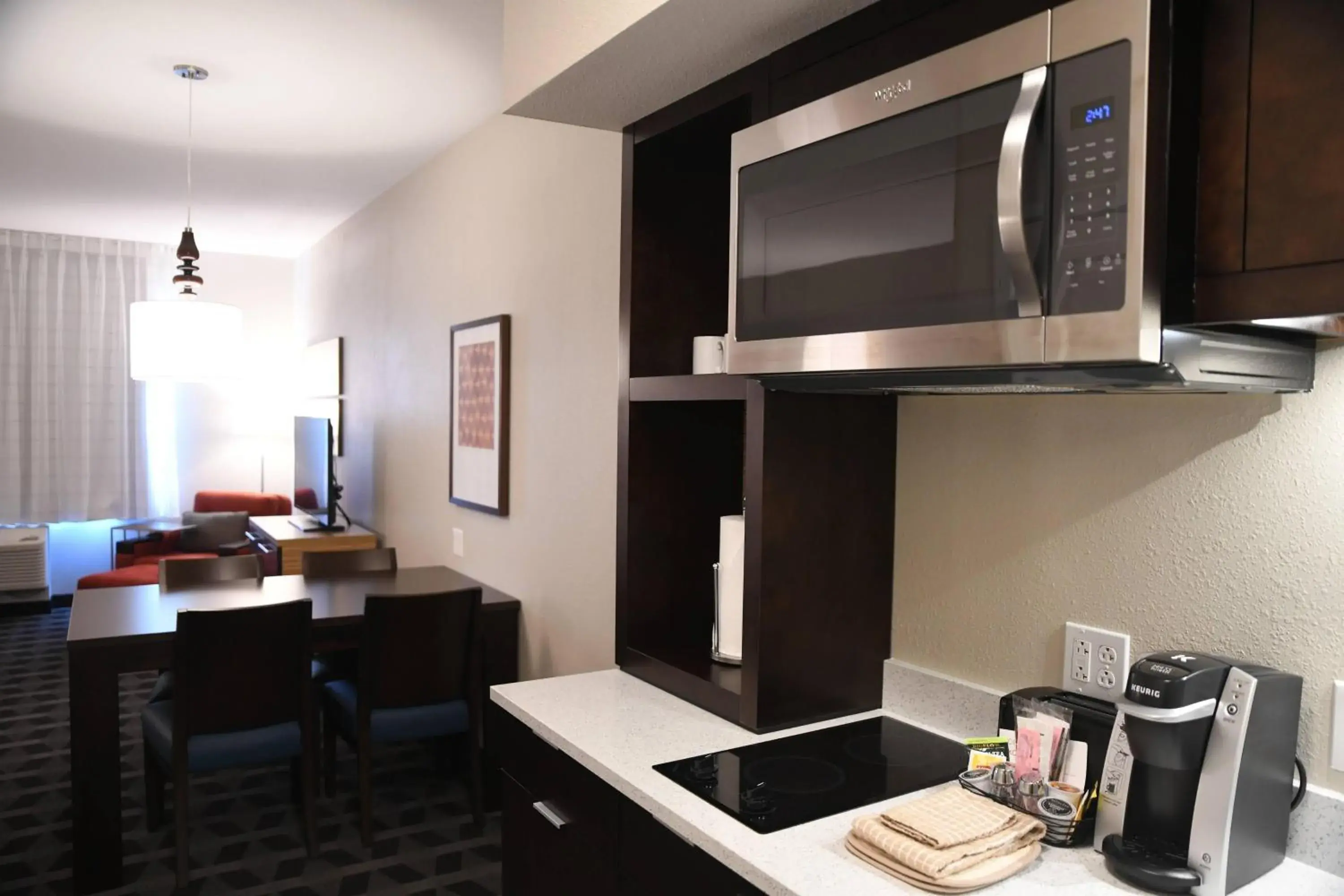 Kitchen or kitchenette, Kitchen/Kitchenette in TownePlace Suites Kansas City At Briarcliff