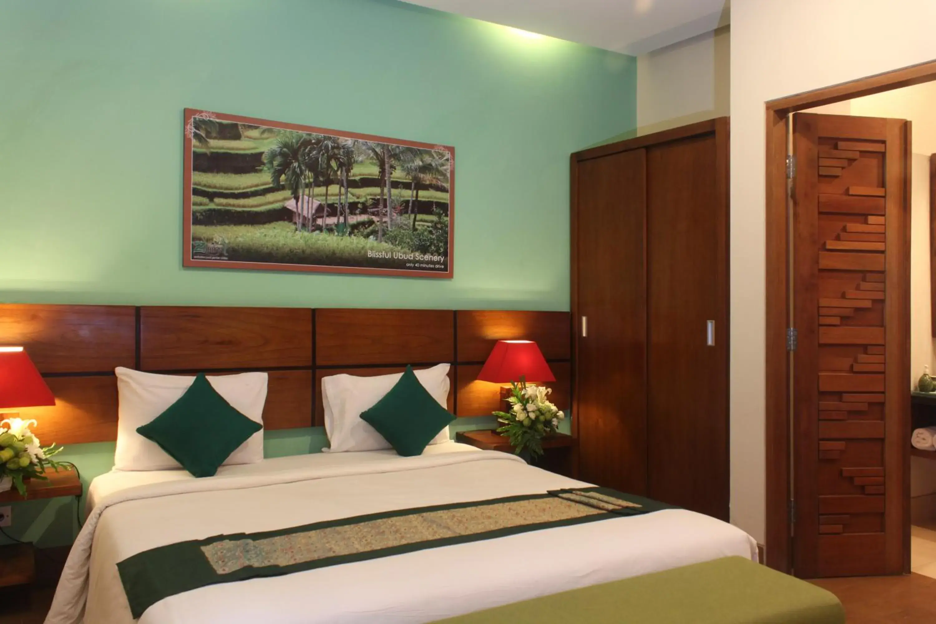 Bed in The Green Zhurga Suite