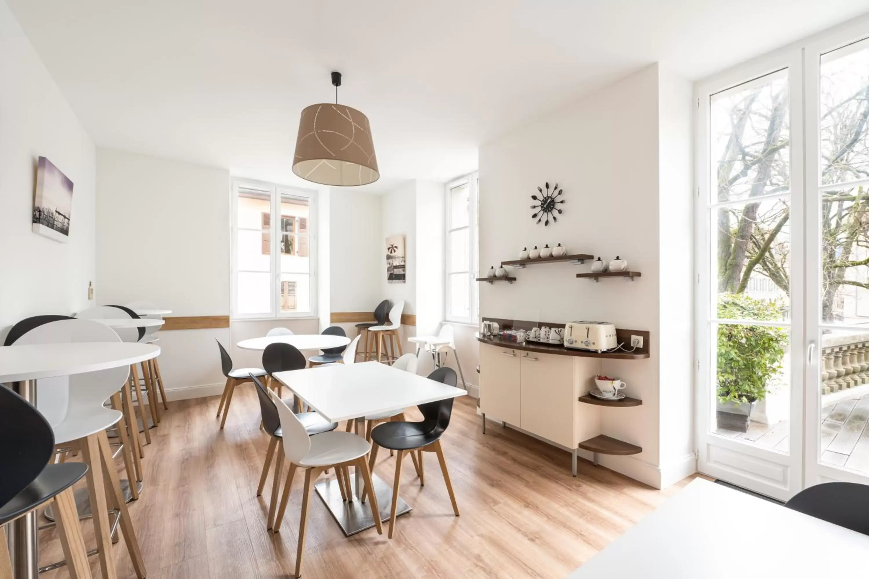 Breakfast, Dining Area in Privilodges Le Royal - Apparthotel