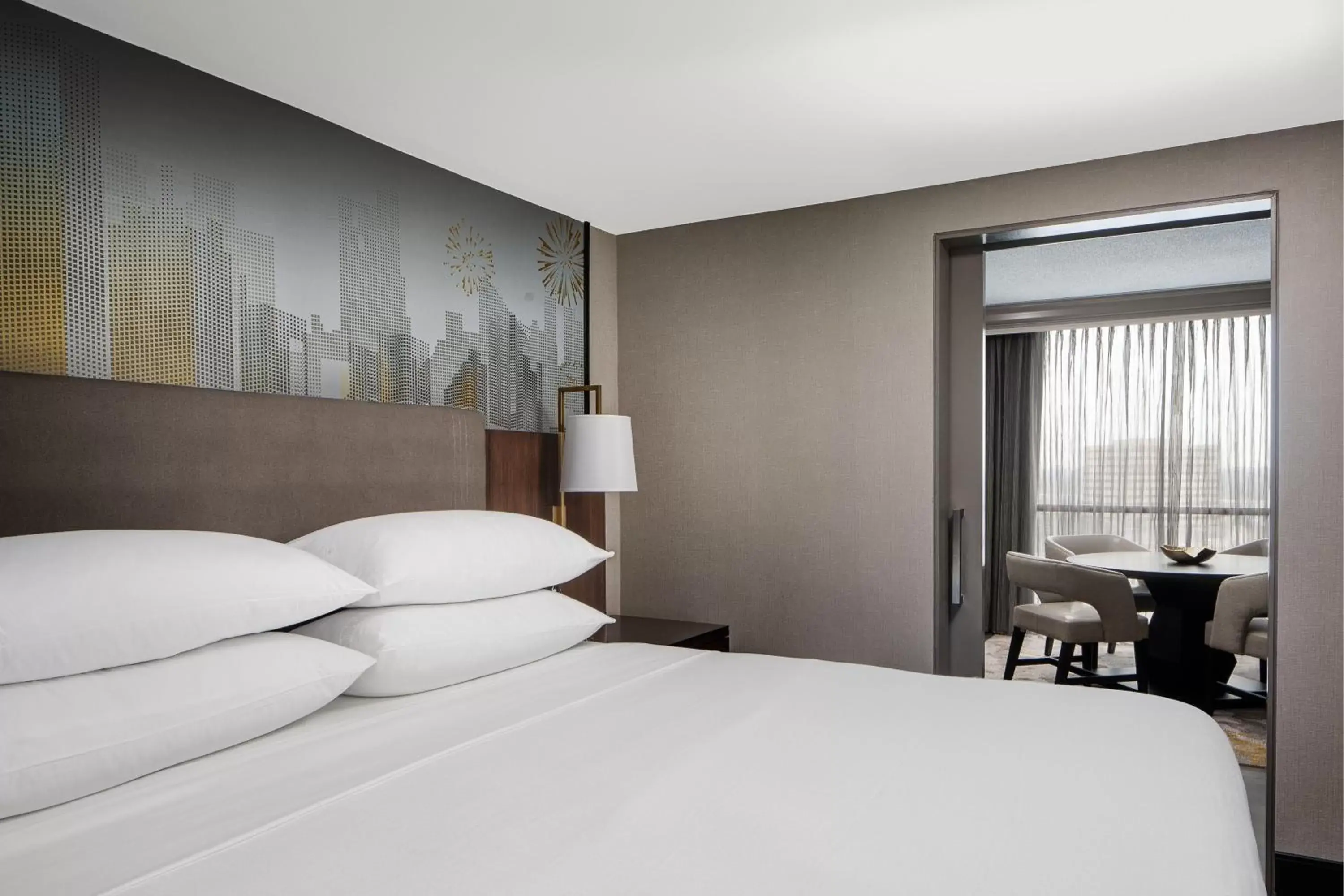 Bedroom, Bed in Dallas-Addison Marriott Quorum by the Galleria