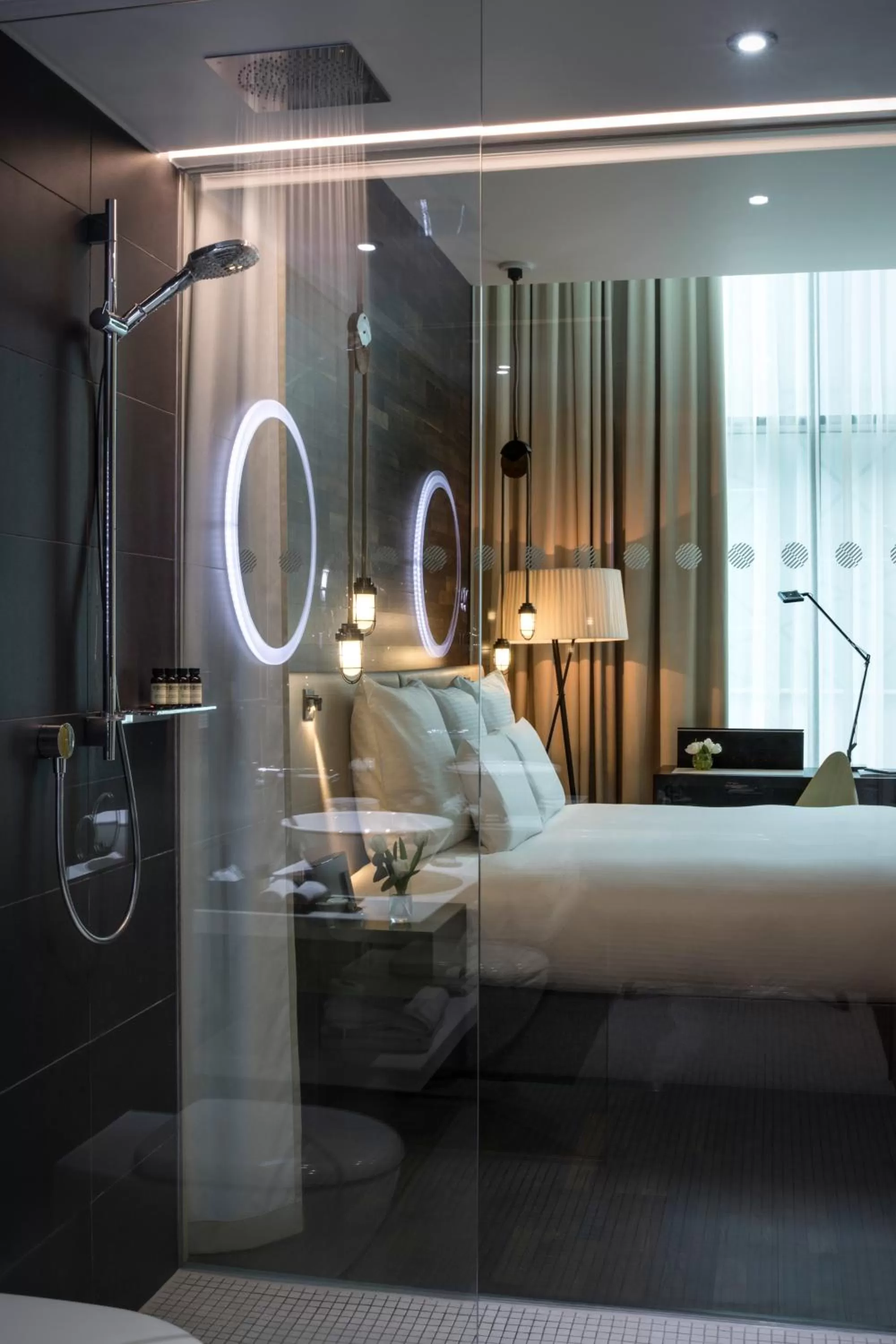 Bathroom, Bed in Pullman Liverpool