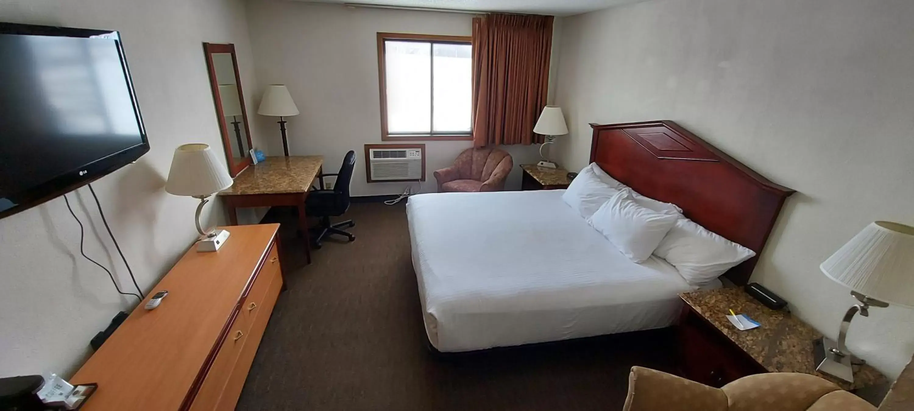 Photo of the whole room in Days Inn by Wyndham Willmar