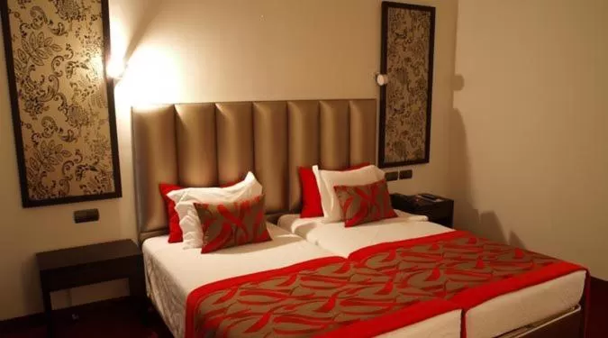 Bed in Hotel Dighton