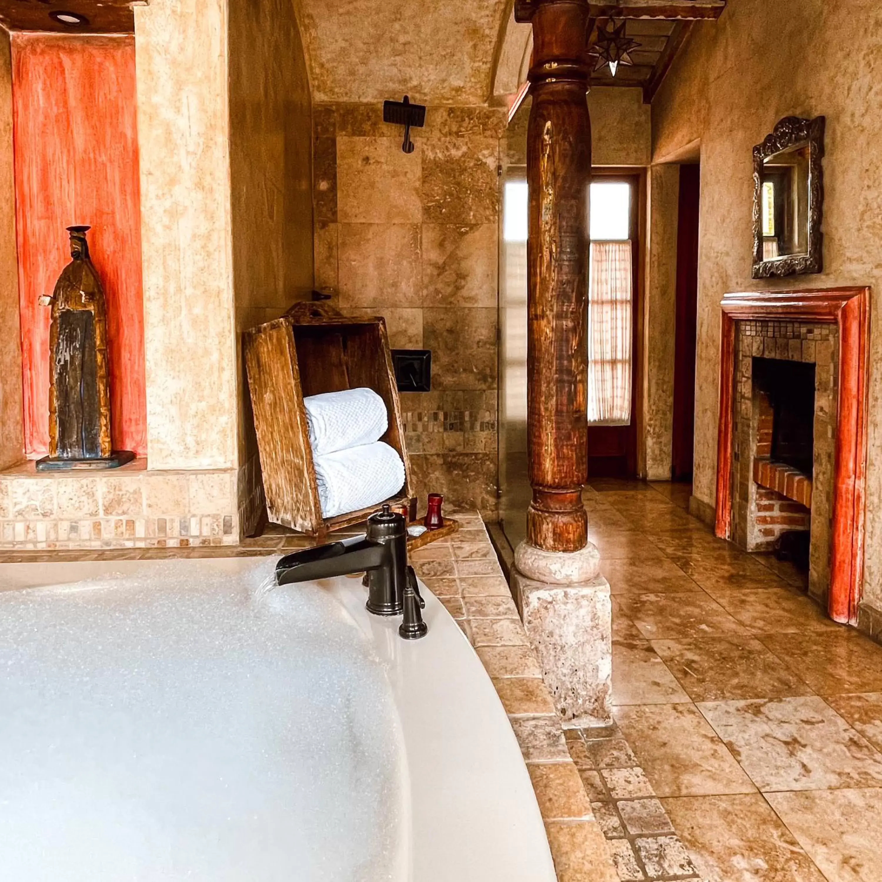 Hot Tub, Bathroom in Posada del Angel