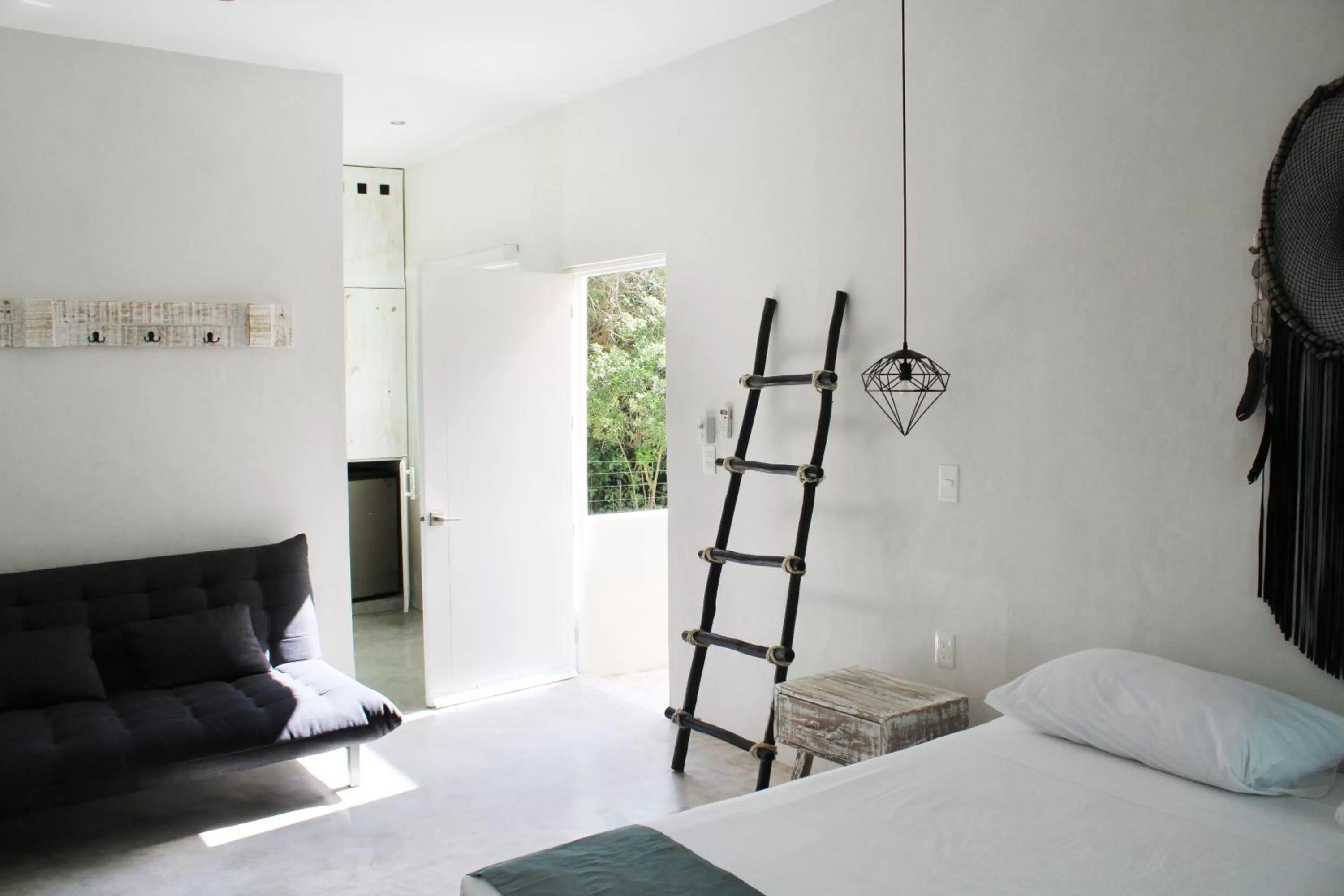 Photo of the whole room, Bed in Villas H2O